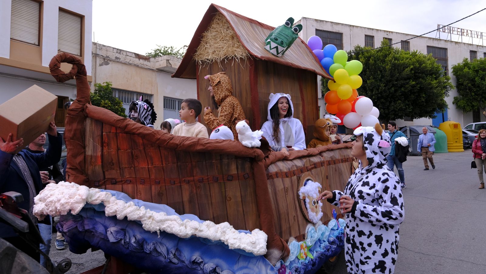Las mejores imágenes de las carrozas de las fiestas de Canjáyar