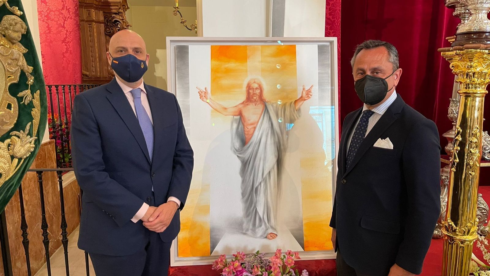Ricardo Suárez y Sergio Sopeña con el cuadro de la Resurrección.