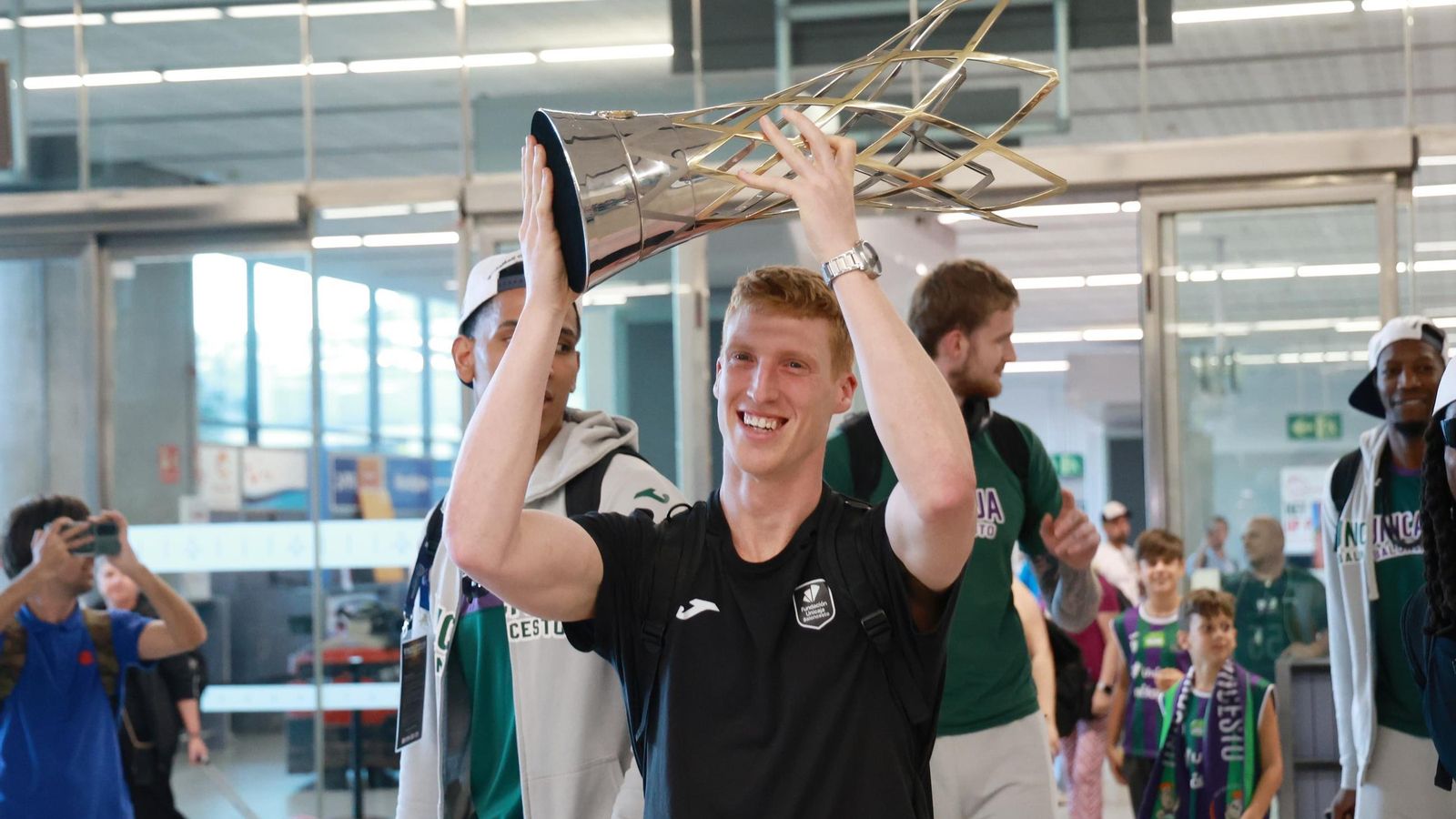 El Unicaja campeón de la BCL llega a Málaga