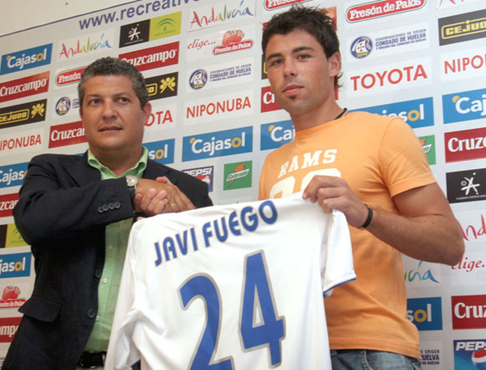 Javi Fuego: "Por fin puedo centrarme en el fútbol y disfrutar de él"