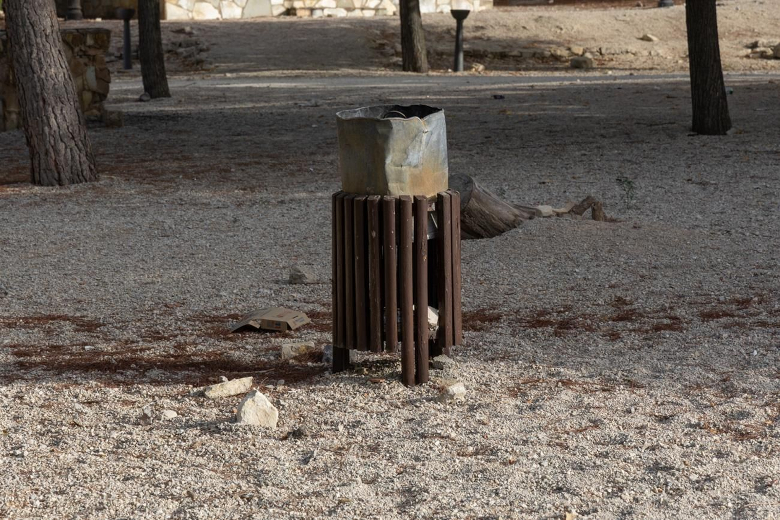 Estado de abandono del parque del Cerro de las Canteras