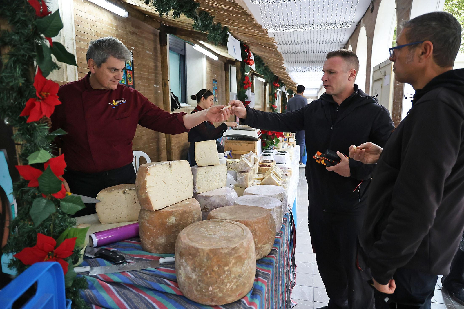 Muestra de aceites y quesos en la Diputación de Huelva (26)