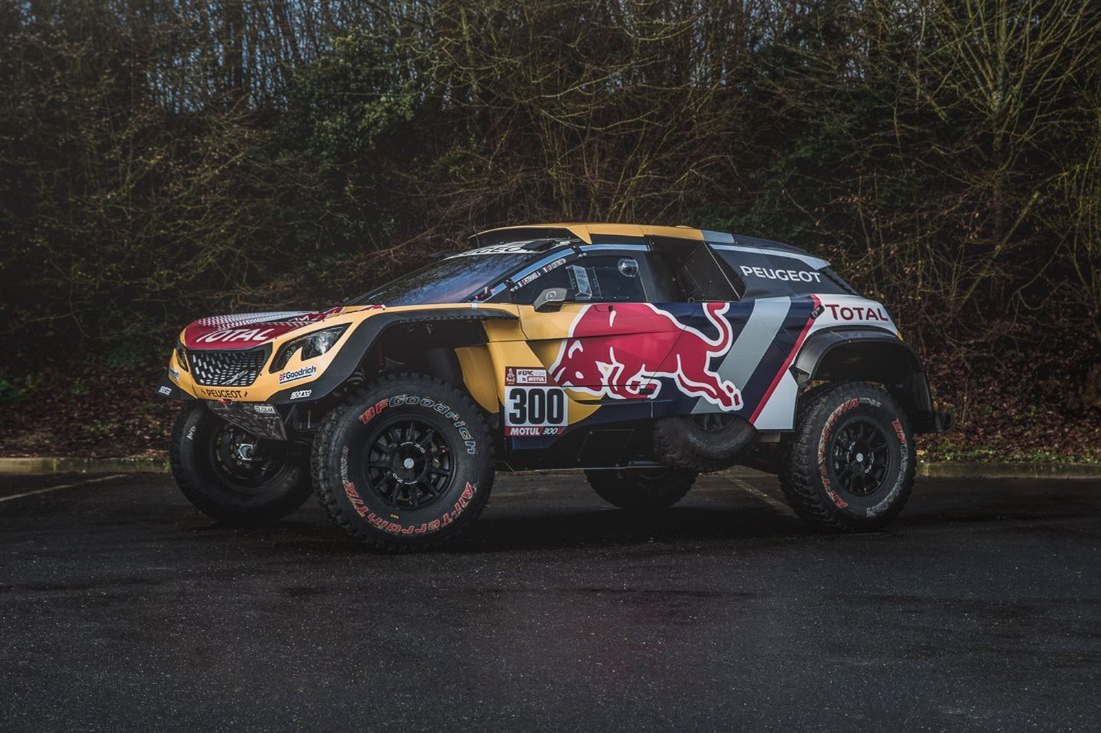 El peugeot que conducirá Carlos Sainz este año en el Dakar.