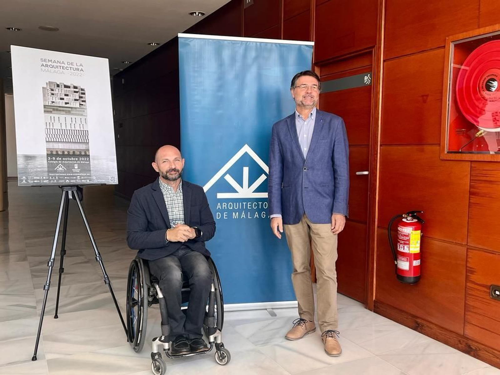 El decano del Colegio de Arquitectos de Málaga, Francisco Sarabia, y el concejal de Ordenación del Territorio, Raúl López