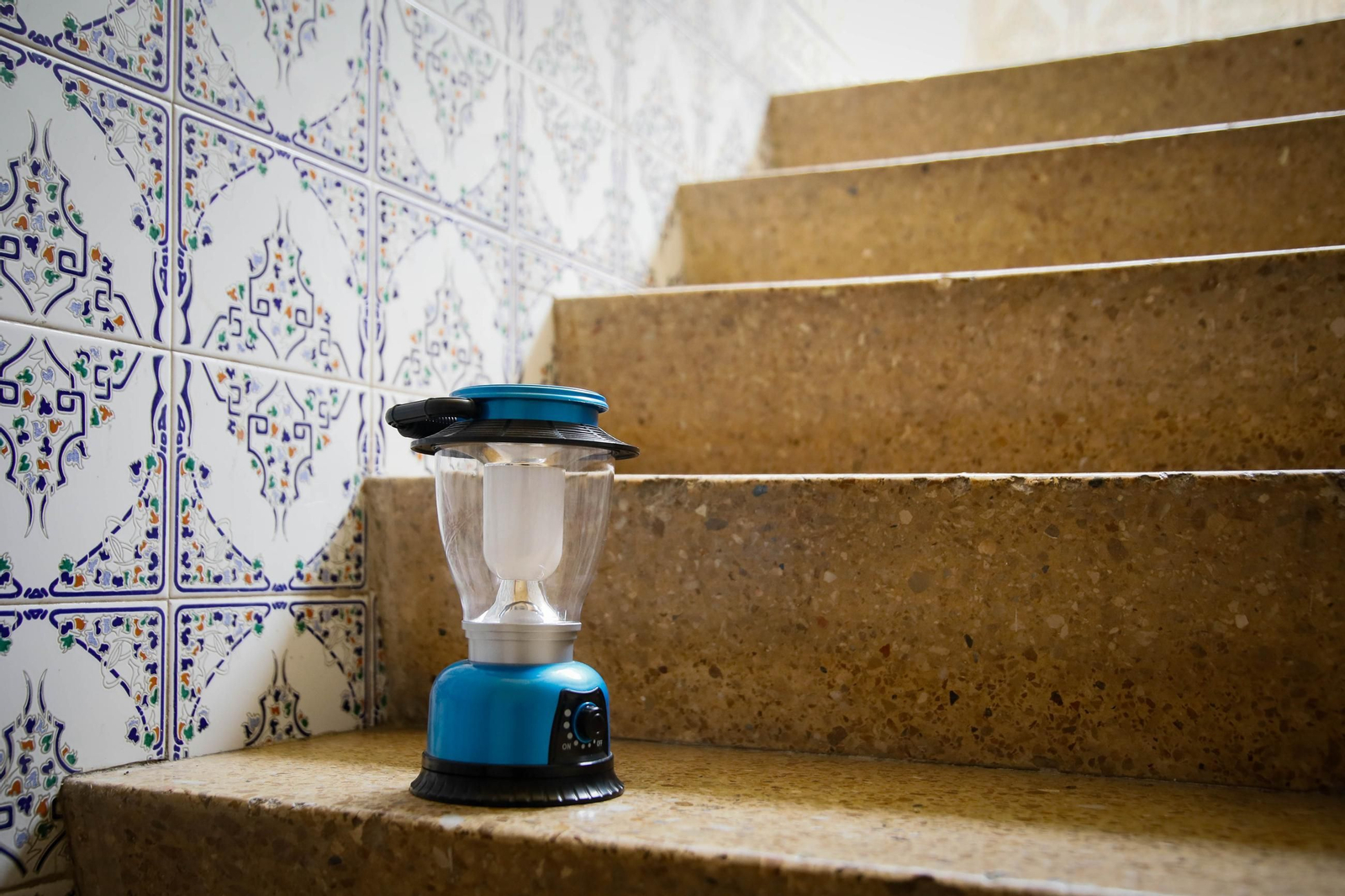 Imágenes de las quejas vecinales ante los cortes de luz en el barrio de pescadería