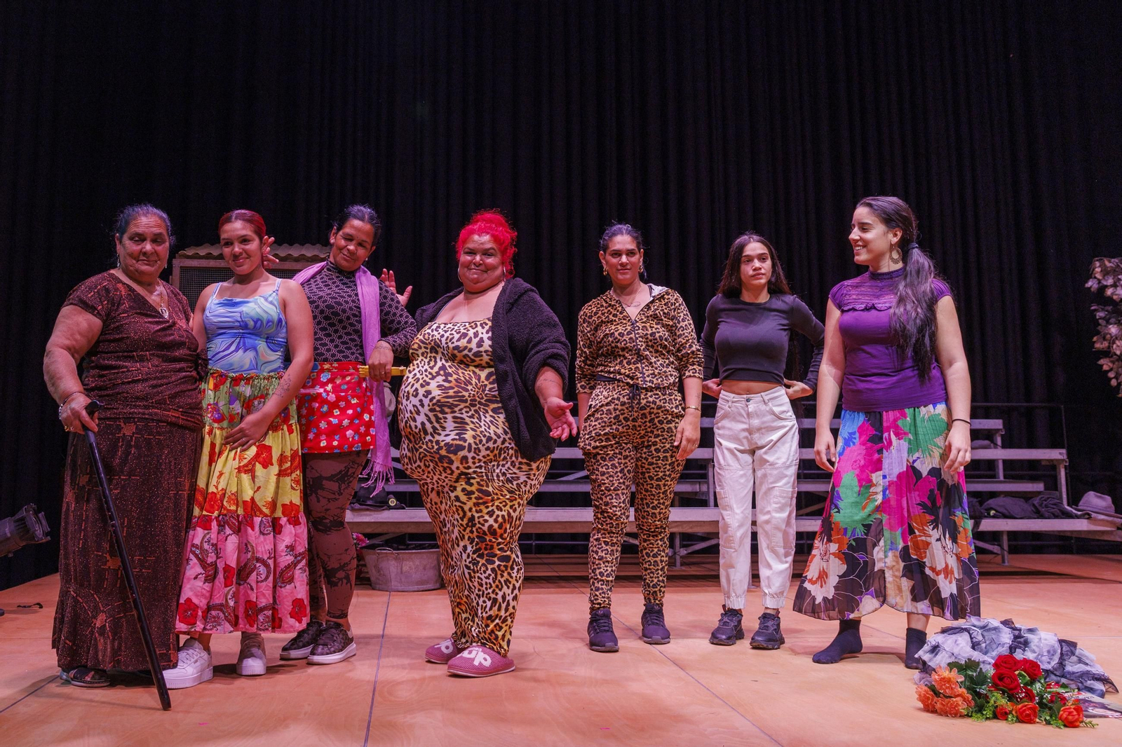 Interpretación teatral de la obra de Federico García Lorca 'La casa de Bernarda Alba' de la mano de un grupo de mujeres gitanas.