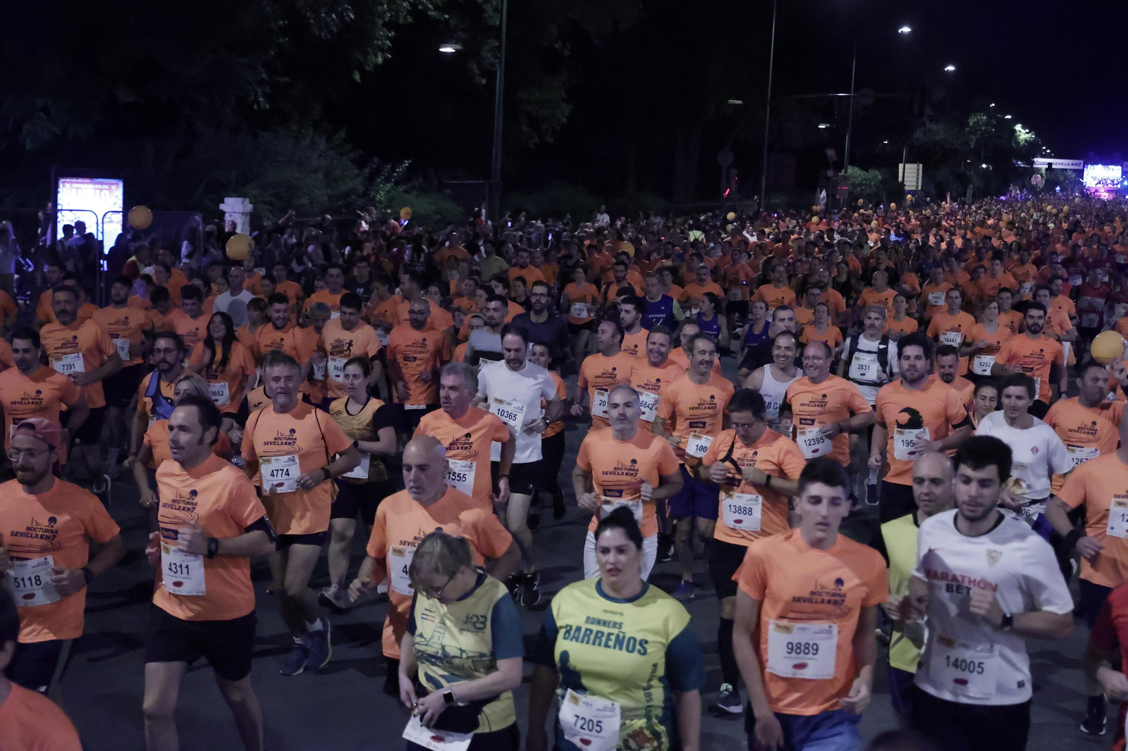 Búscate en la Carrera Nocturna de Sevilla (2)