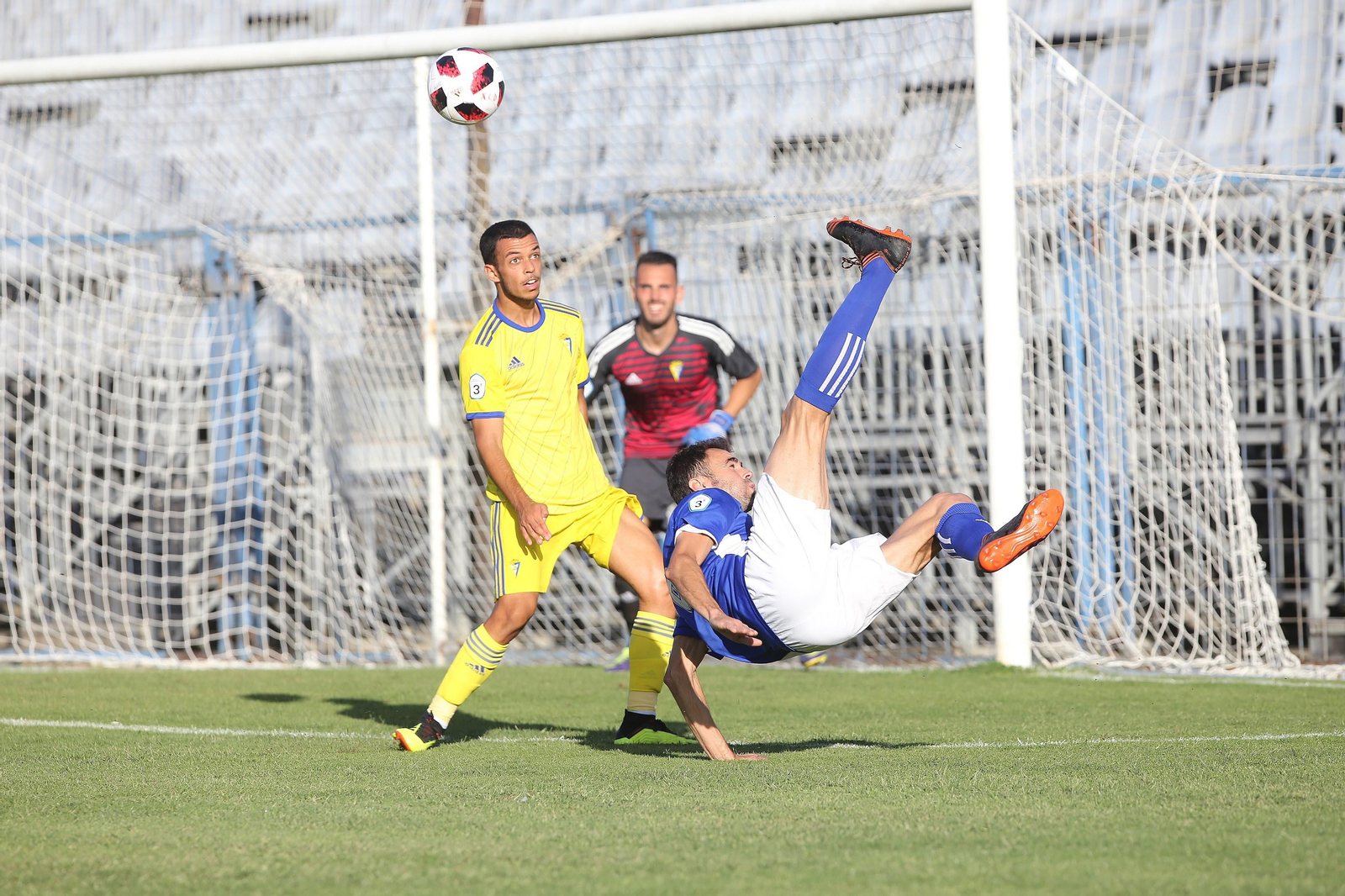 Pedro Carrión hace una chilena en el partido de la primera vuelta en La Juventud. Pedro Carrión hace una chilena en el partido de la primera vuelta en La Juventud.