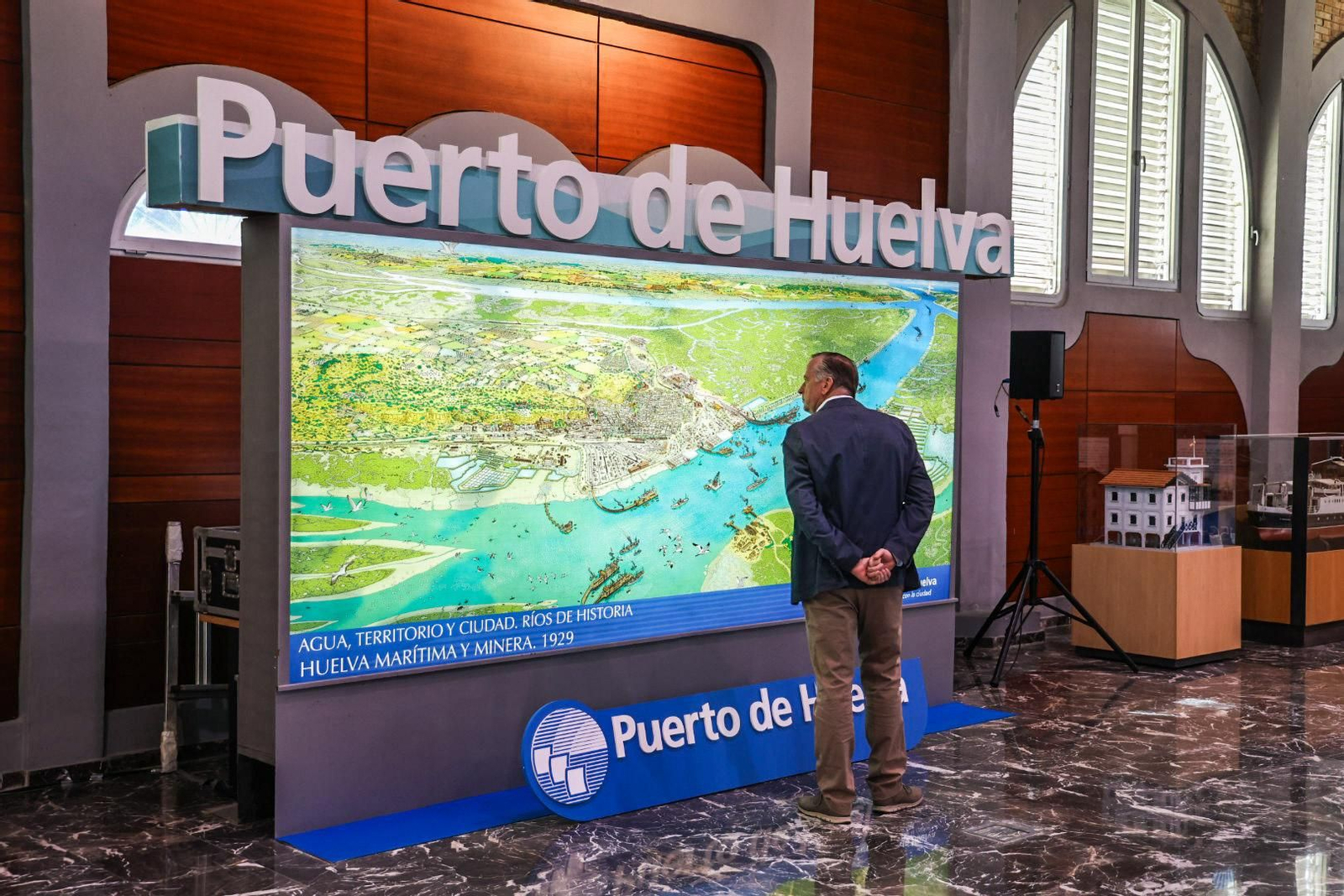 Imágenes del acto de bienvenida del Puerto de Huelva al Club de Negocios Talento de Sevilla, organizada por el Club Cámara de Huelva