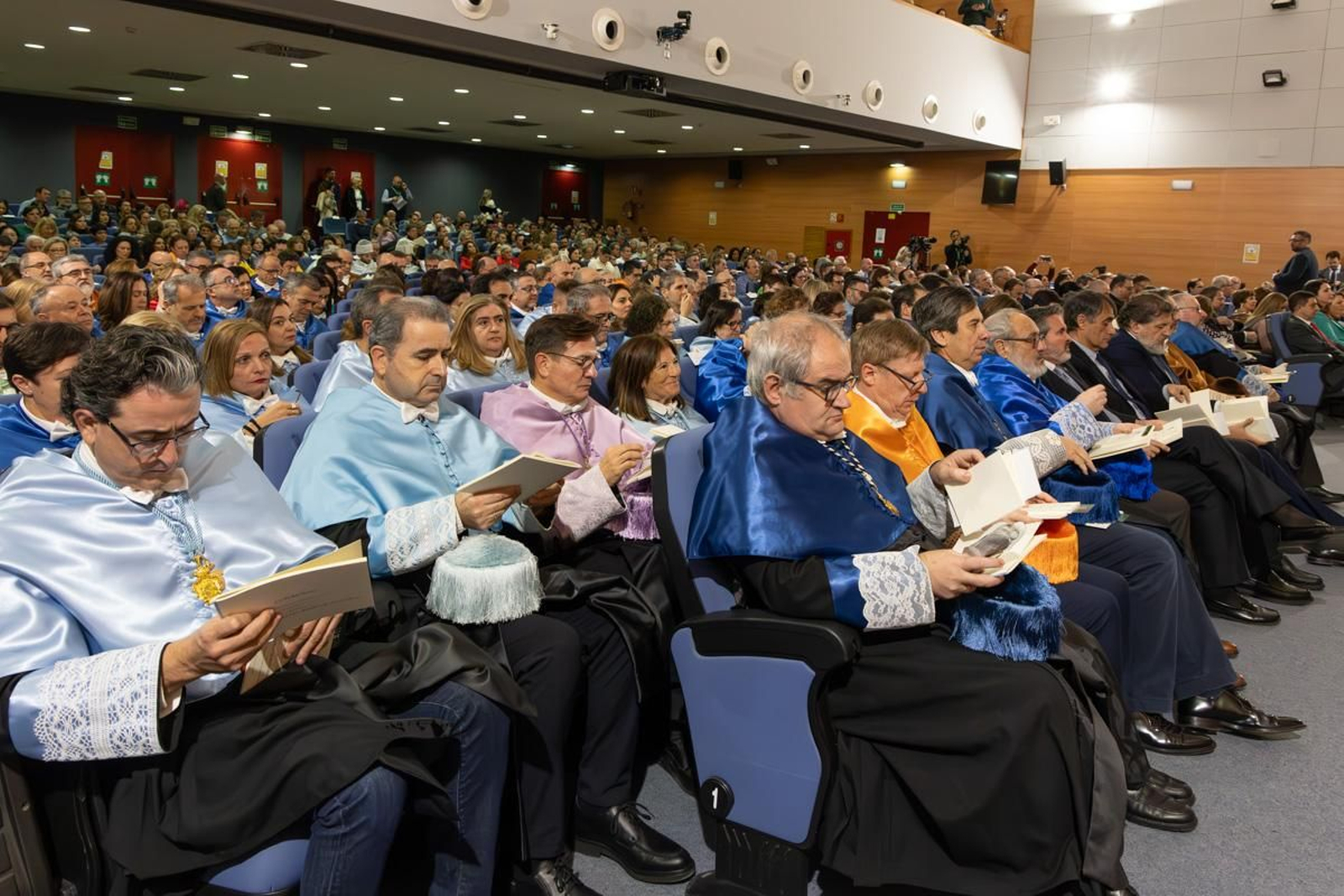 Investidura de Rafael Martos Sánchez, Raphael, como Doctor Honoris Causa por la Universidad de Jaén