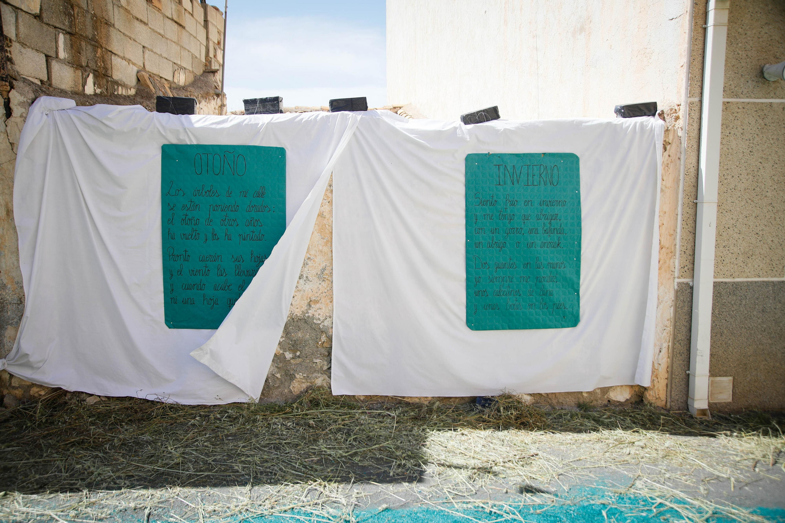 Así es la gran alfombra de serrín para que levite la Virgen de Fátima de Tíjola