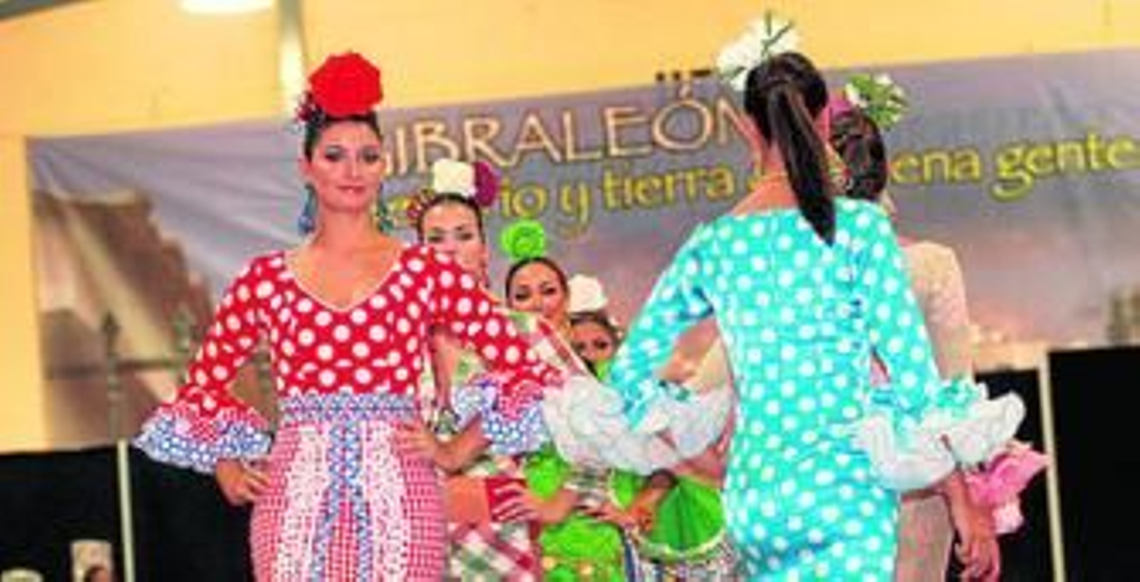 Desfile de trajes de Pepe Jiménez en Gibraleón en 2007.