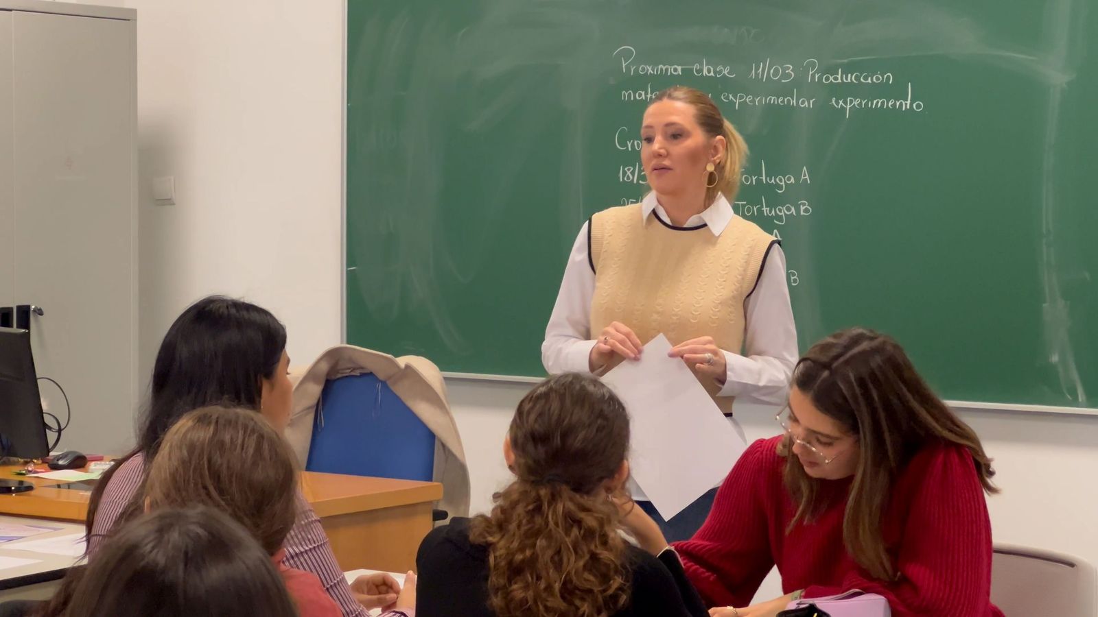Premiada dos veces como una de las mejores educadoras de España, Gabriela Delord trabaja desde la Universidad de Sevilla para formar docentes capaces de inspirar a las próximas generaciones.