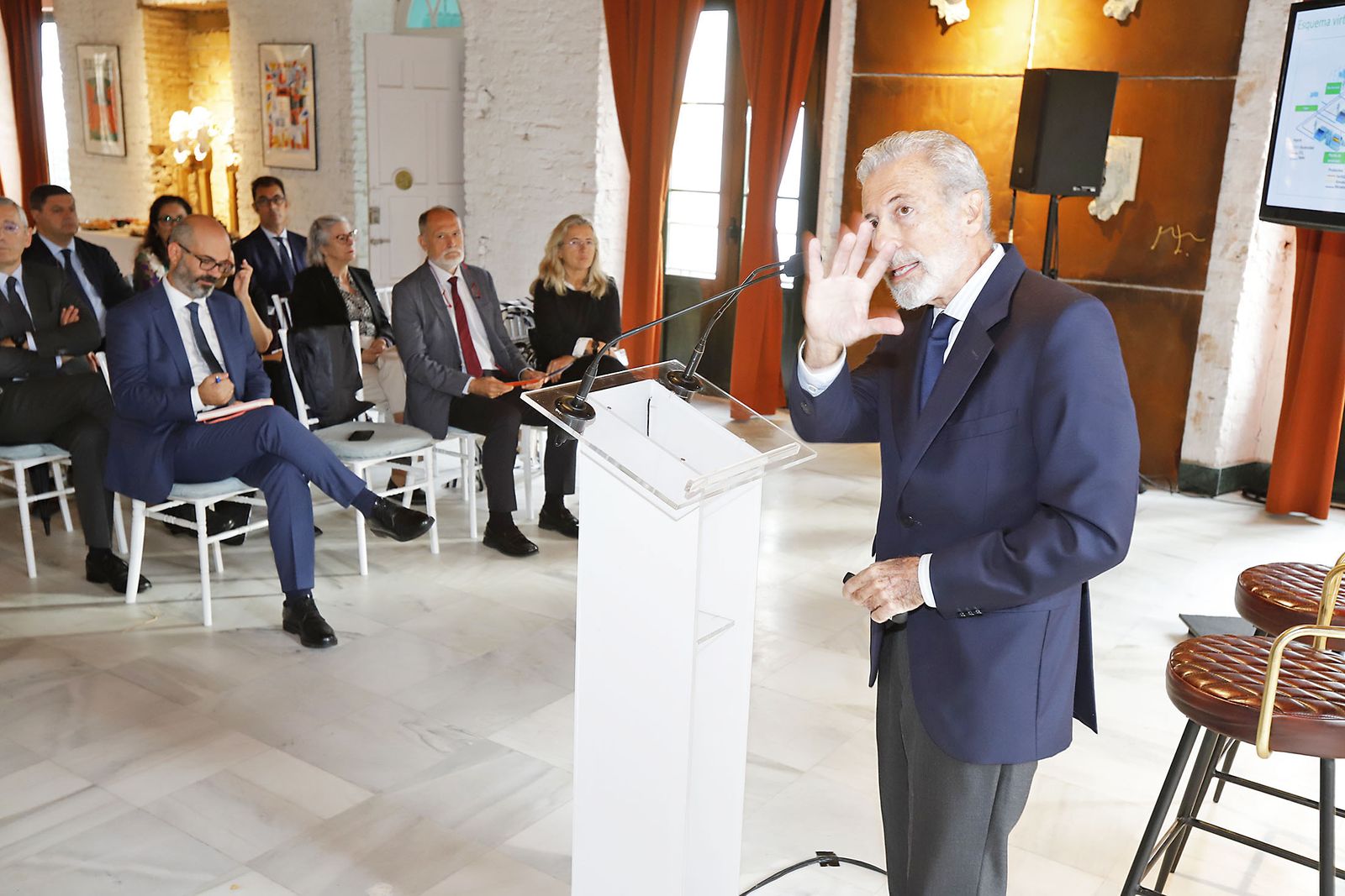 Imágenes del Foro Gerardo Rojas de Huelva Información