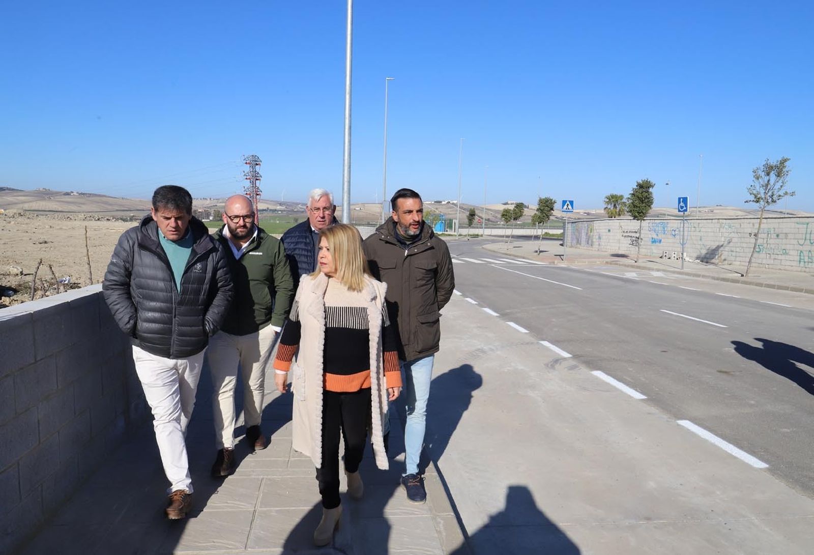 Mamen Sánchez, en la visita a las obras del entorno de la Cooperativa Nuestra Señora de Las Angustias.