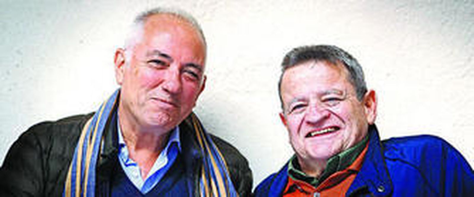 "Se es poeta porque cuanto quieres expresar es imposible hacerlo en otro género"