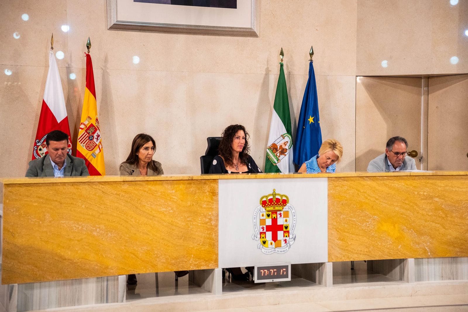 La alcaldesa, presidiendo el Pleno del miércoles