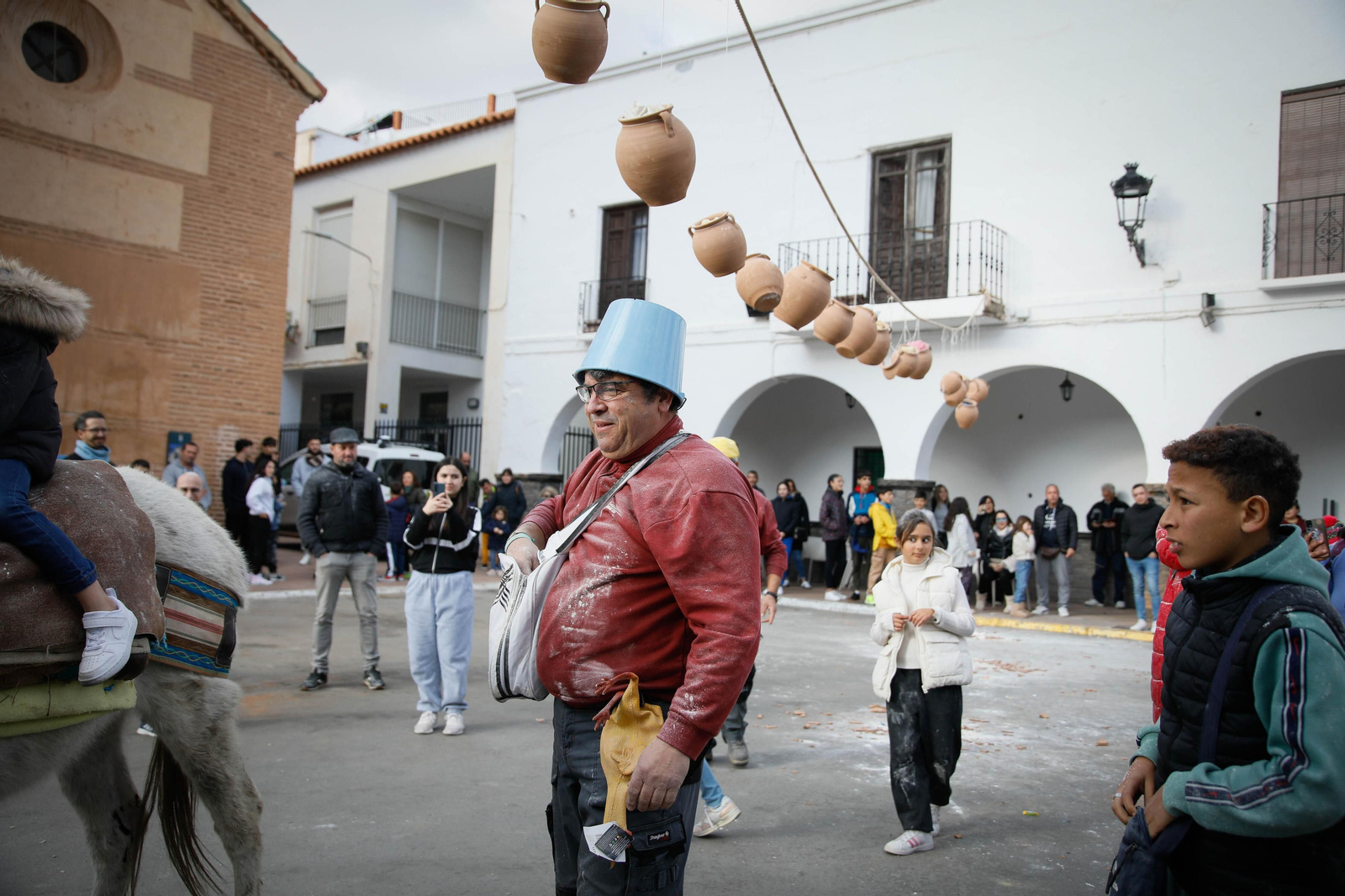 Las mejores imágenes del cierre de fiestas en Fiñana con "Las Ollas"
