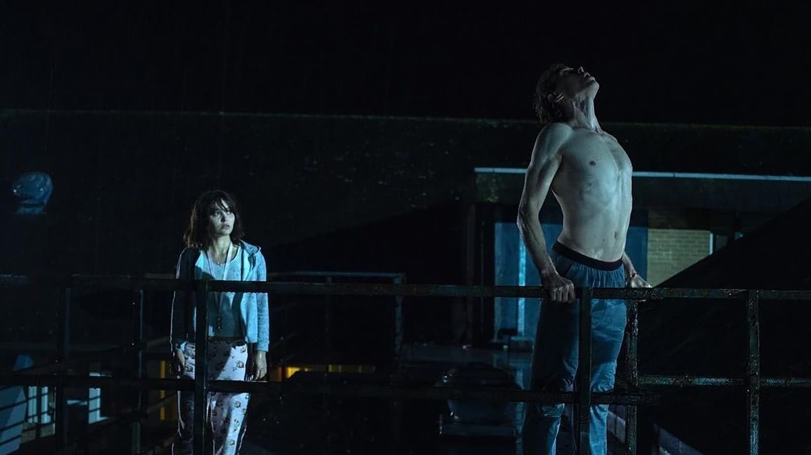 Lily-Rose Depp y George MacKay en una imagen del filme.