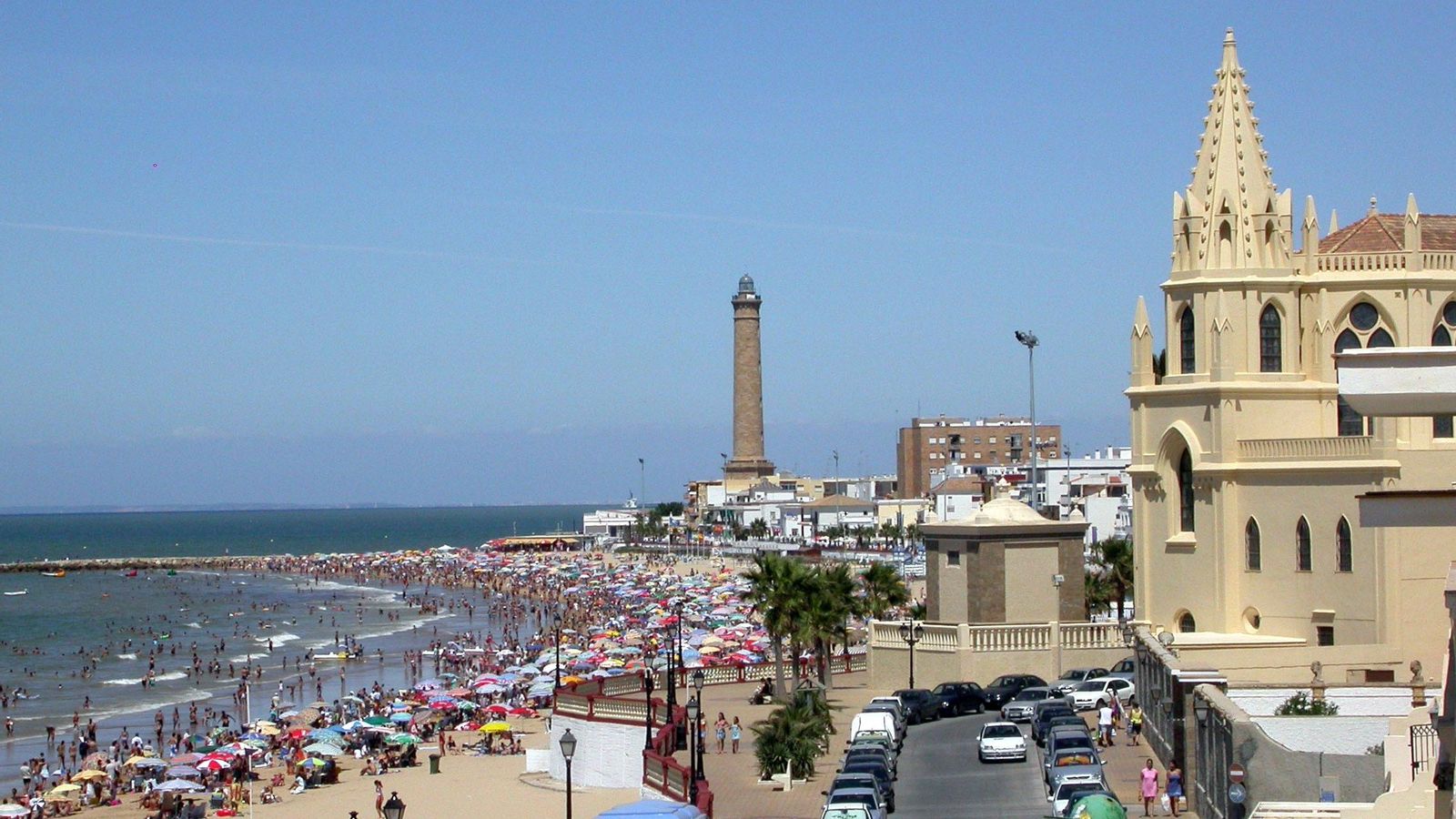 El faro de Chipiona, al fondo.