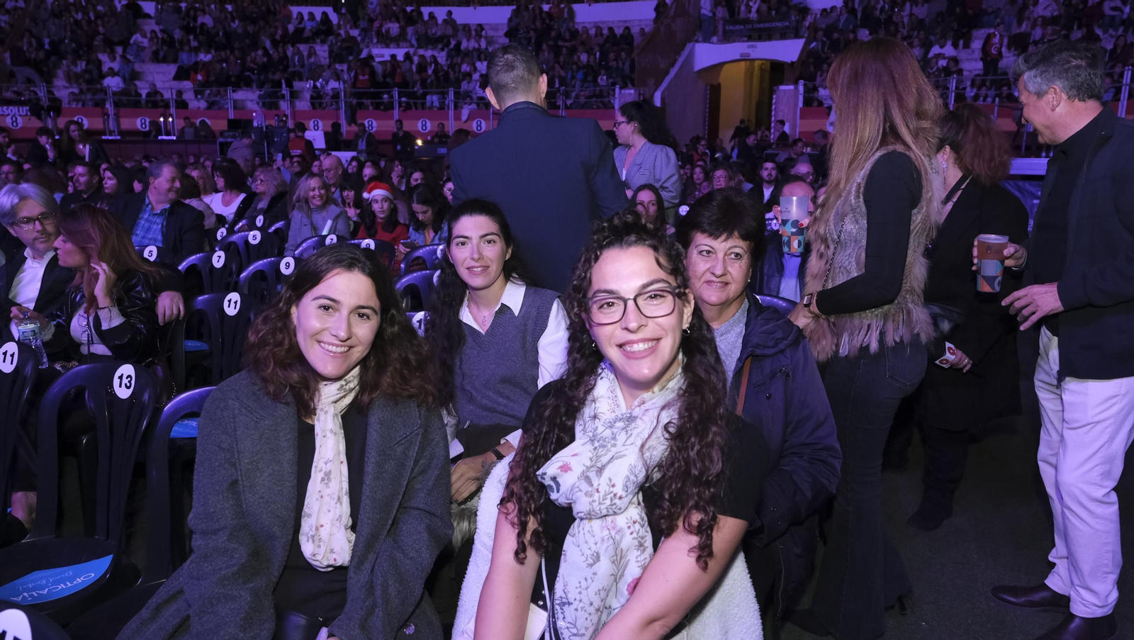 David Bisbal enamora a su Almería en el inicio de la gira 'Todo es Posible en Navidad', en fotografías