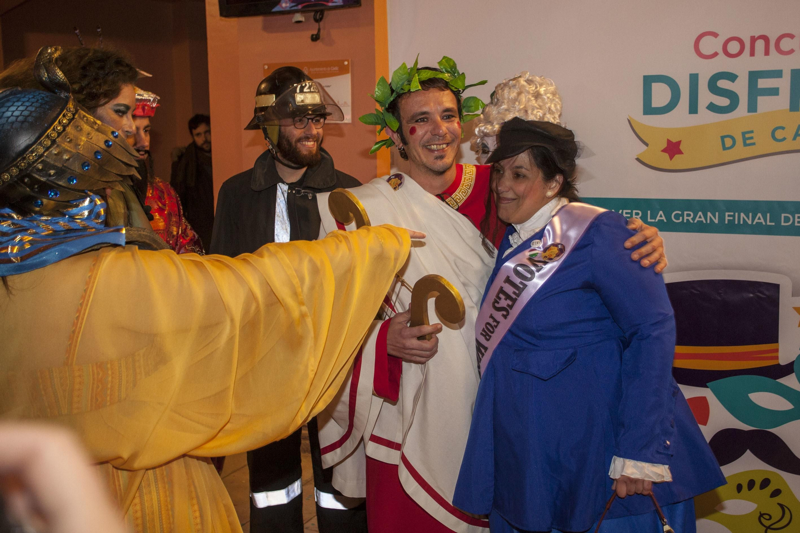 El alcalde junto a Ana Fernández y Adrián Martínez de Pinillos