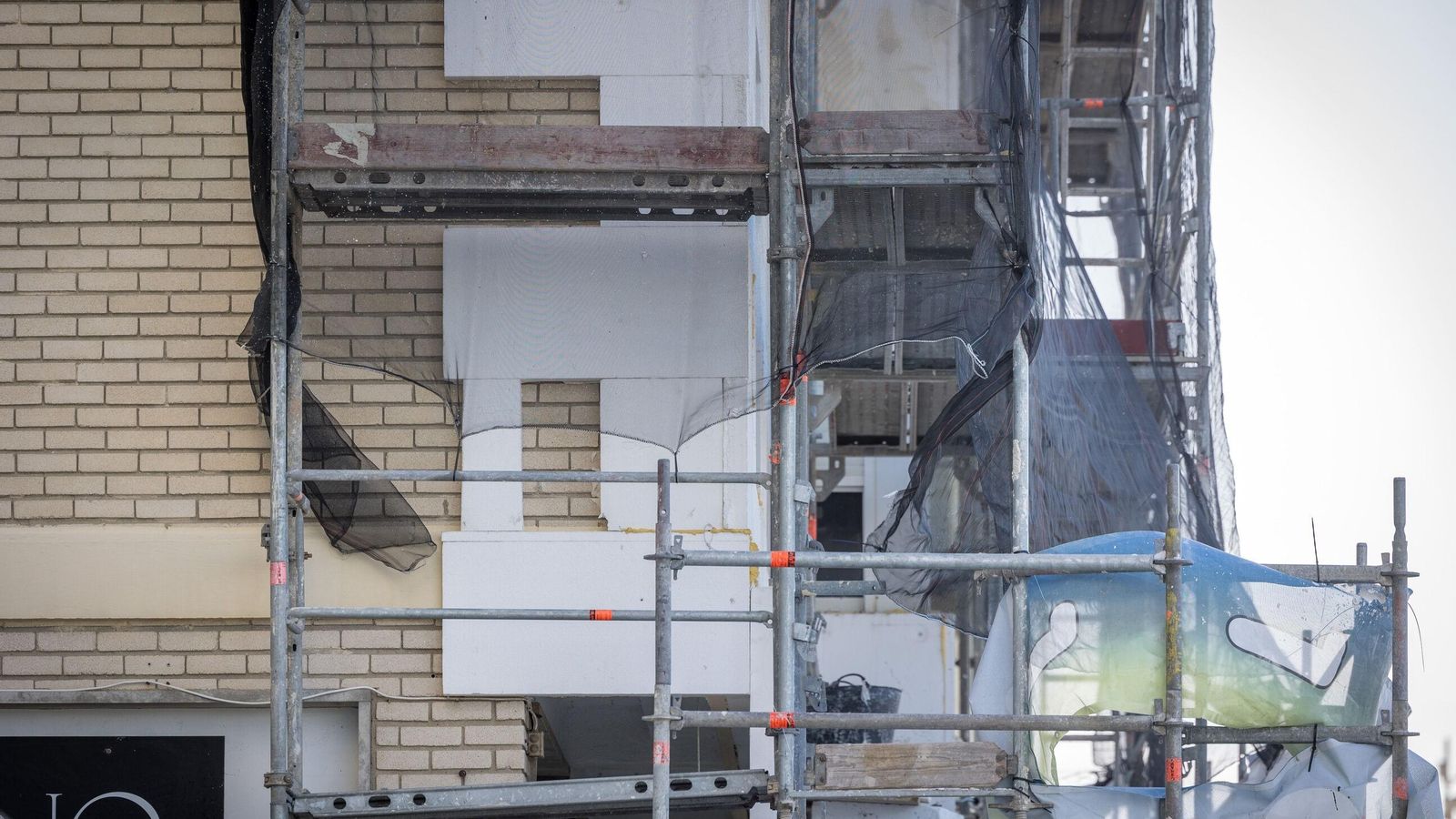 Placas de SATE ya colocadas en Isecotel.