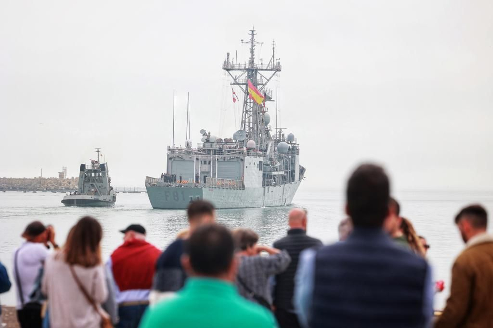 Las imágenes de la despedida de la fragata 'Santa María' para la misión Ataltanta