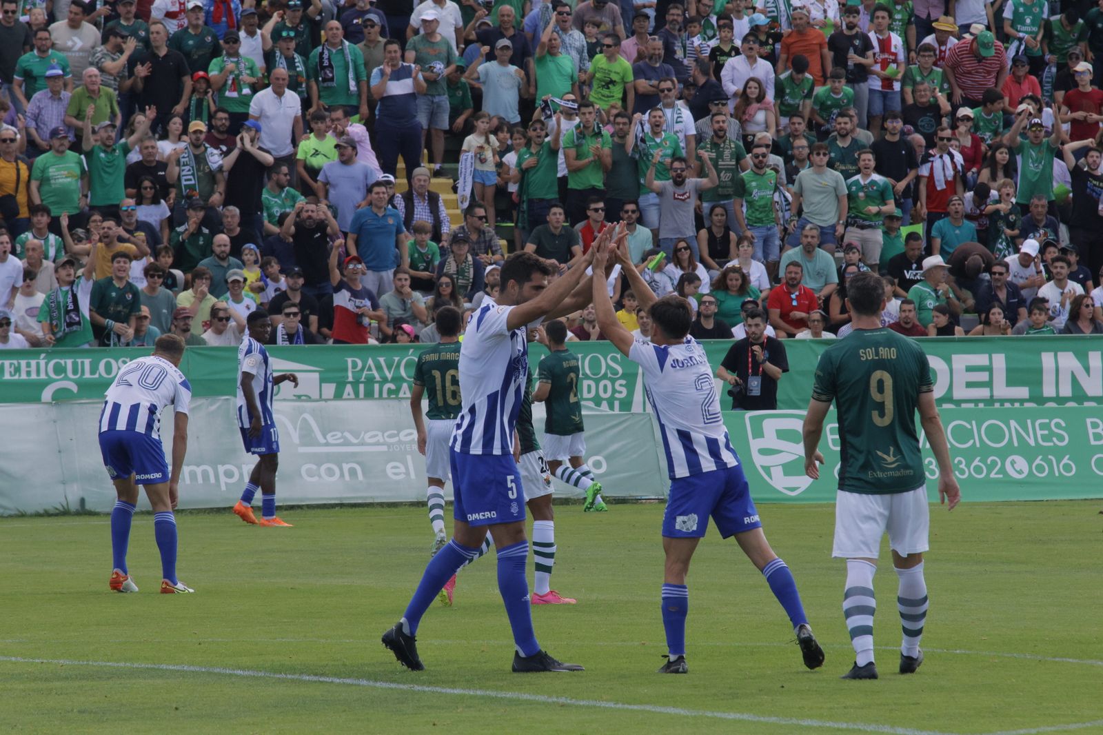 Imágenes del partido entre el Cacereño y el Recreativo de Huelva