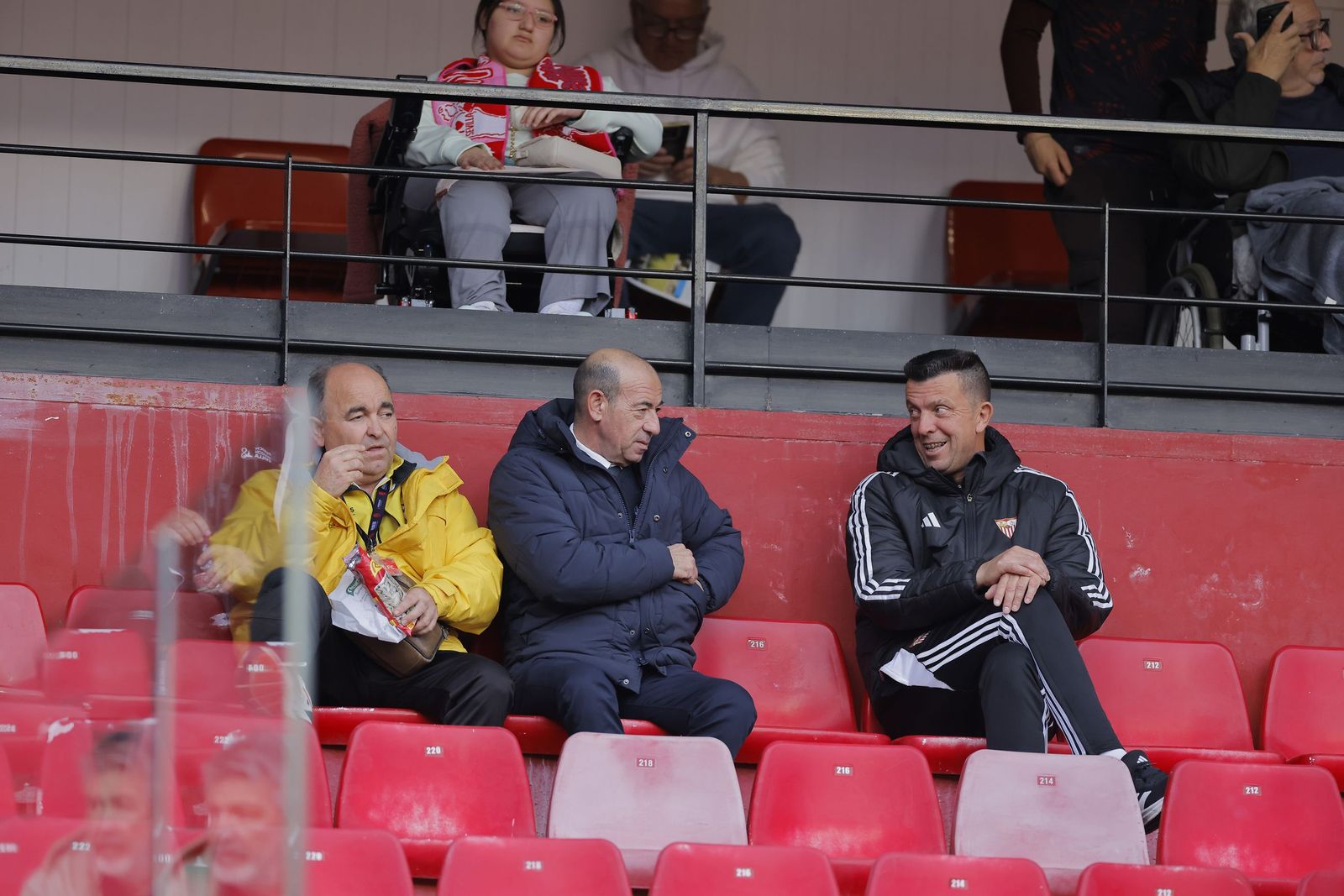 Búscate en las fotos del Sevilla fc - Rayo