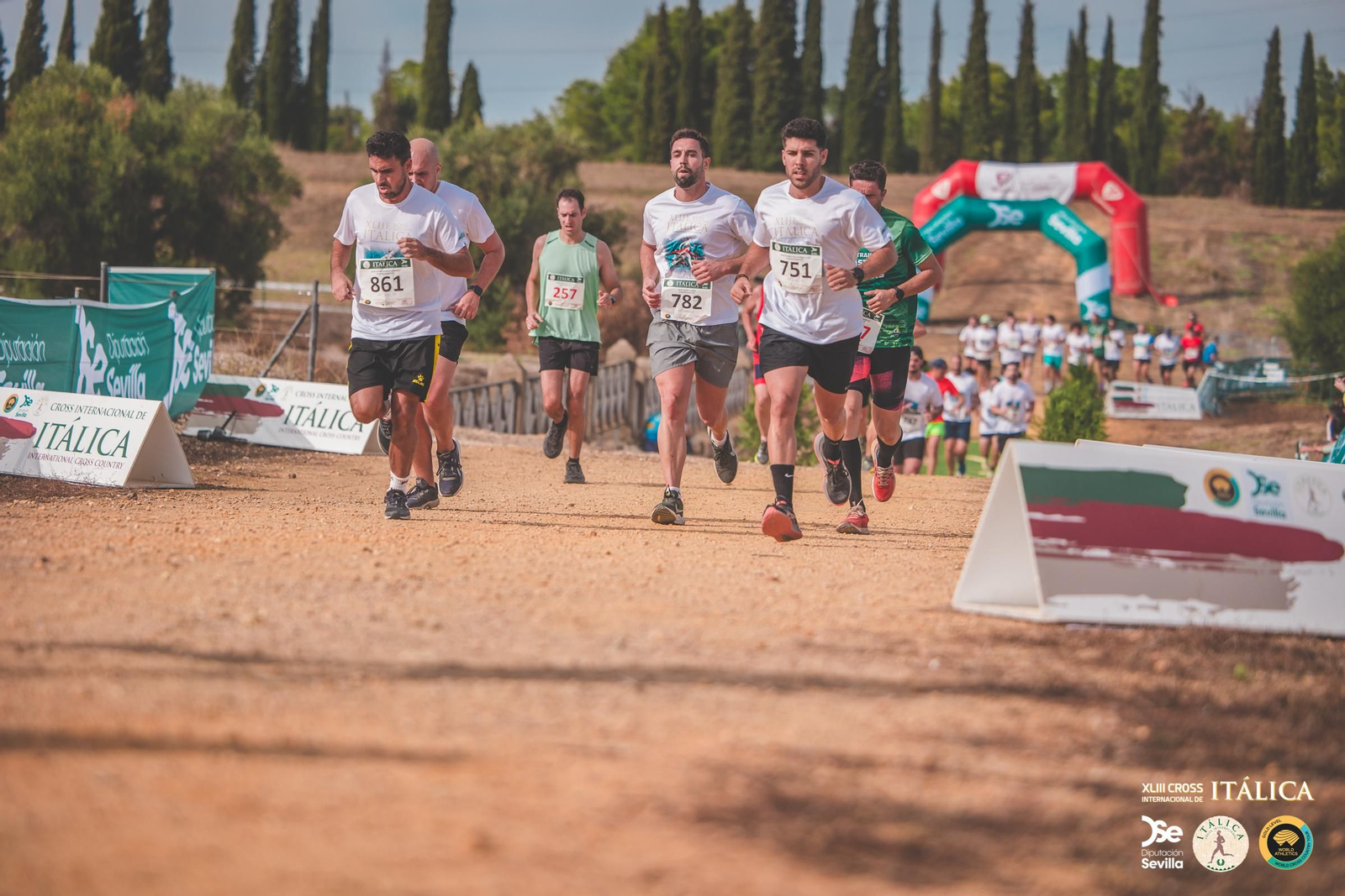 Búscate en las fotos del Cross de Itálica 2025 | 2