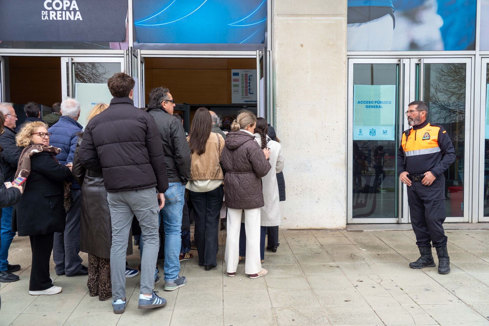 Fotografías del ambiente previo a la Misa funeral por las víctimas del accidente ferroviario