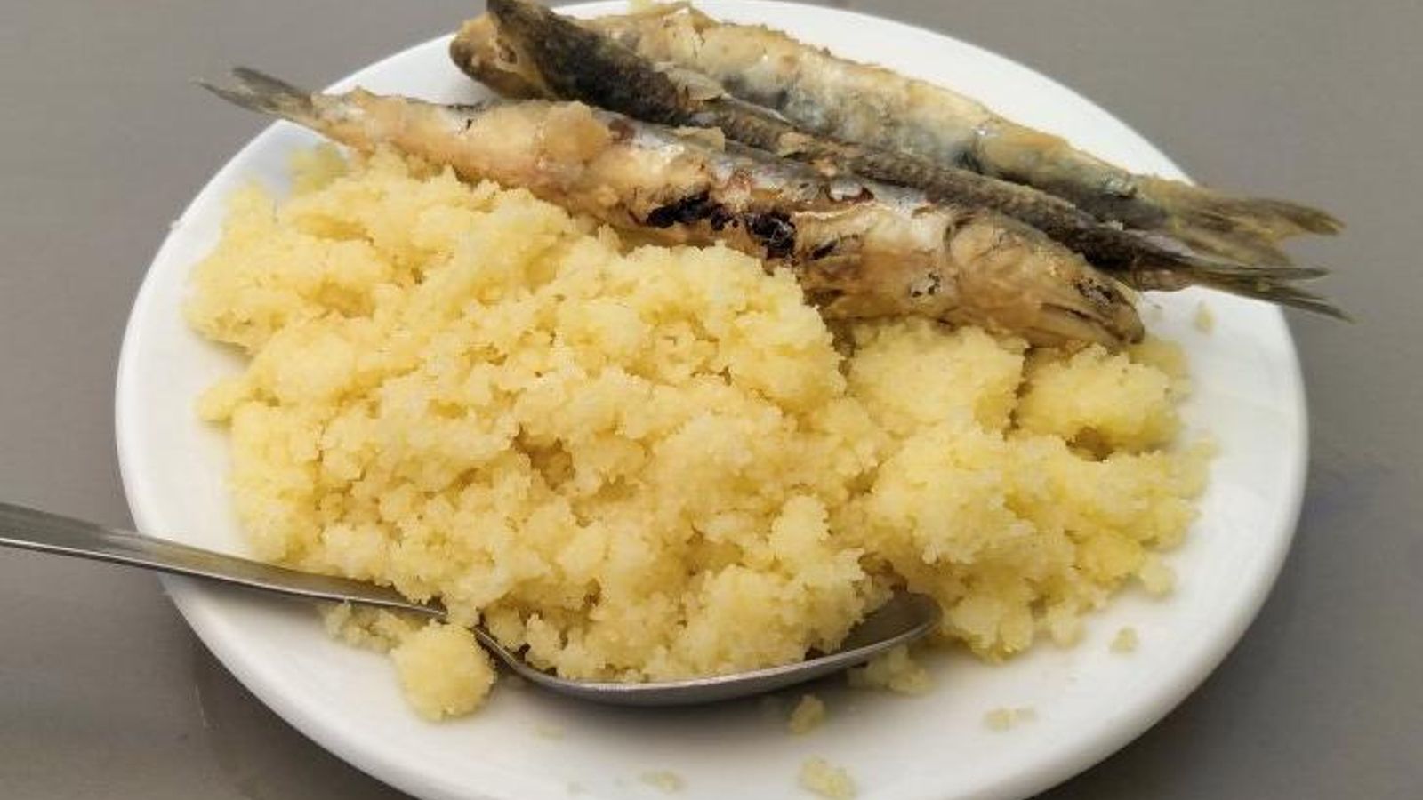 Tapa de migas en Bodega Navarro