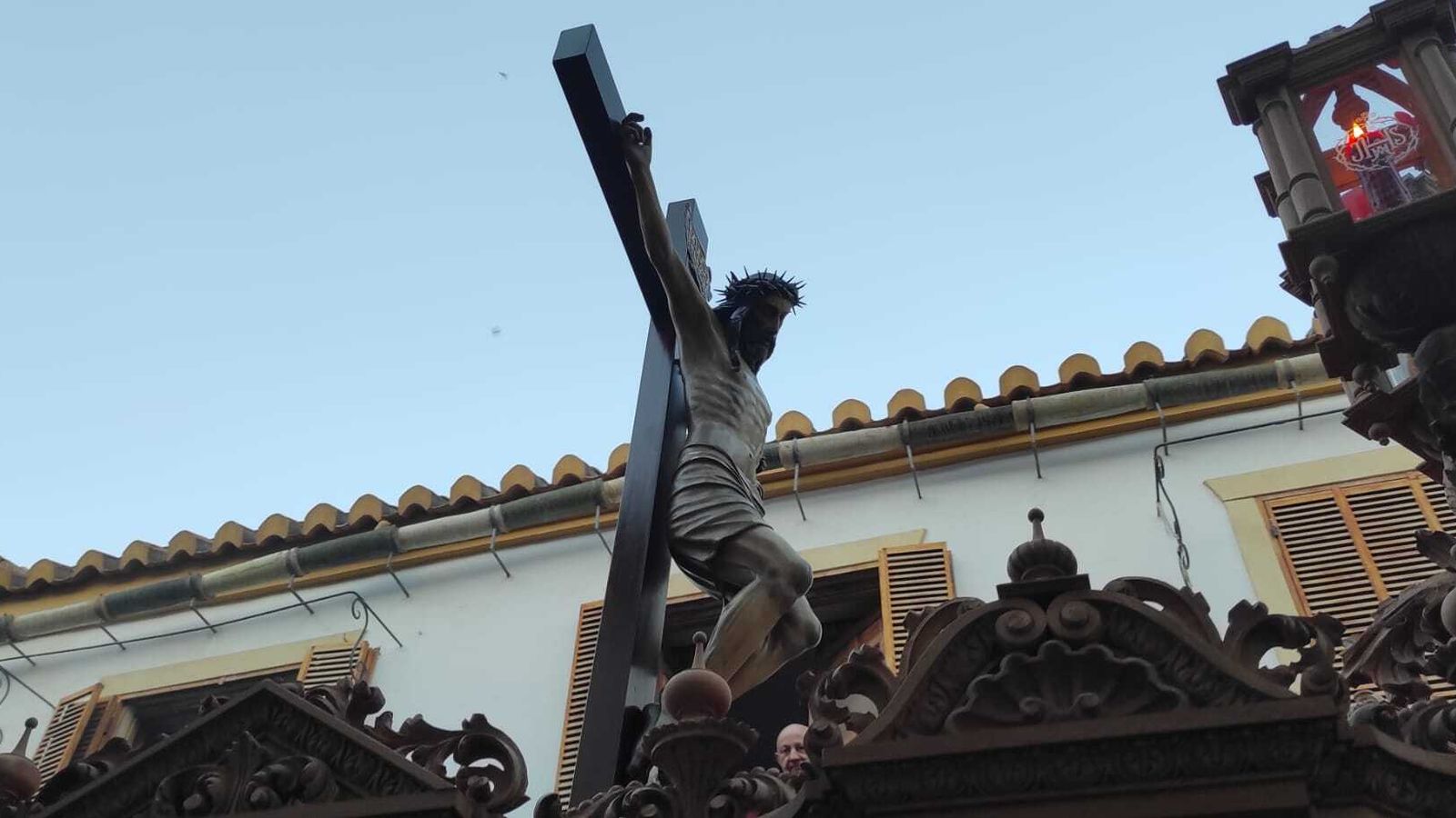 Cristo de Los Vigías en una de las calles del centro histórico
