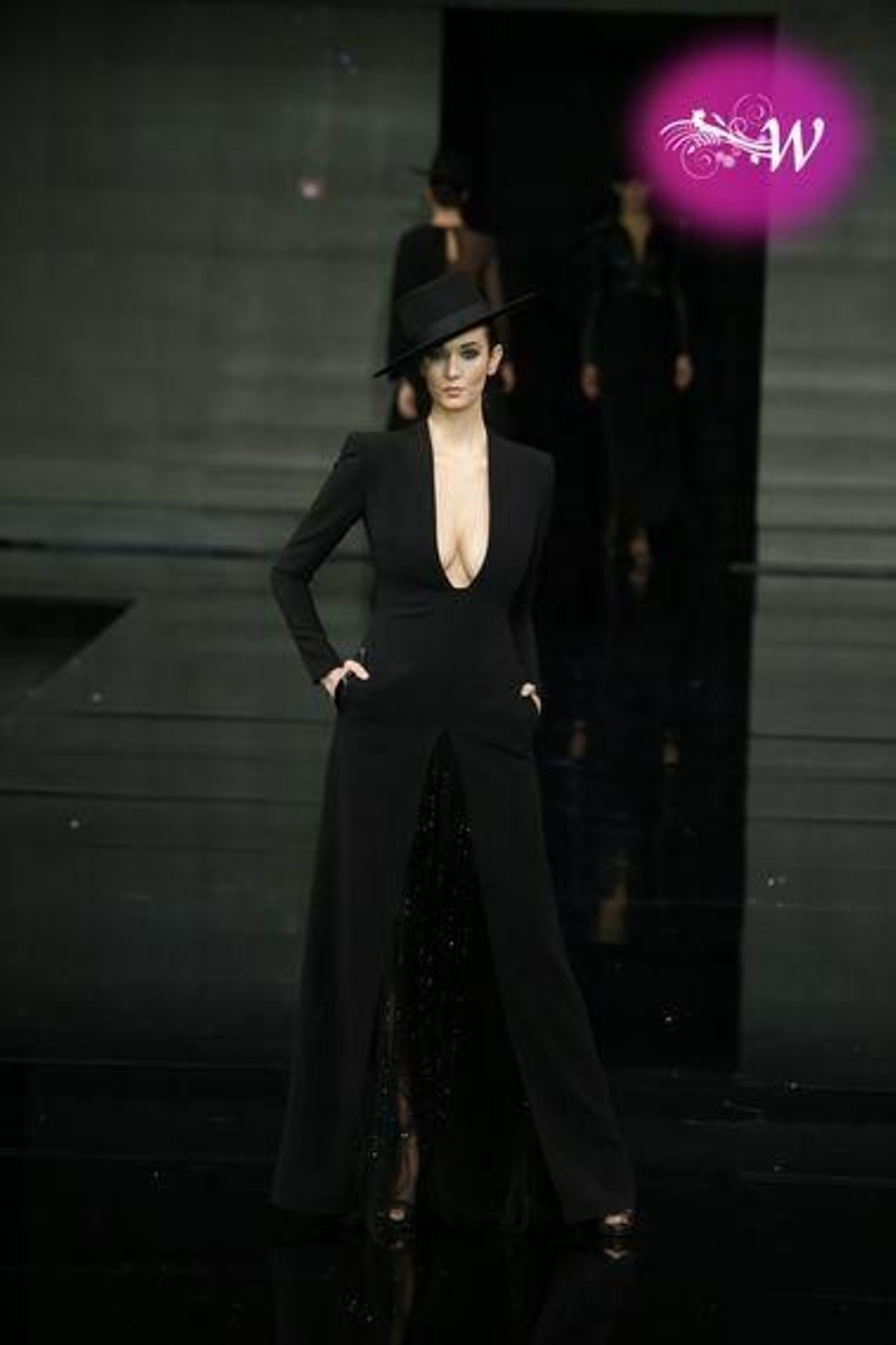 Cristo Báñez vuelve a SIMOF para presentar su colección de flamenca 2020, todas las fotos