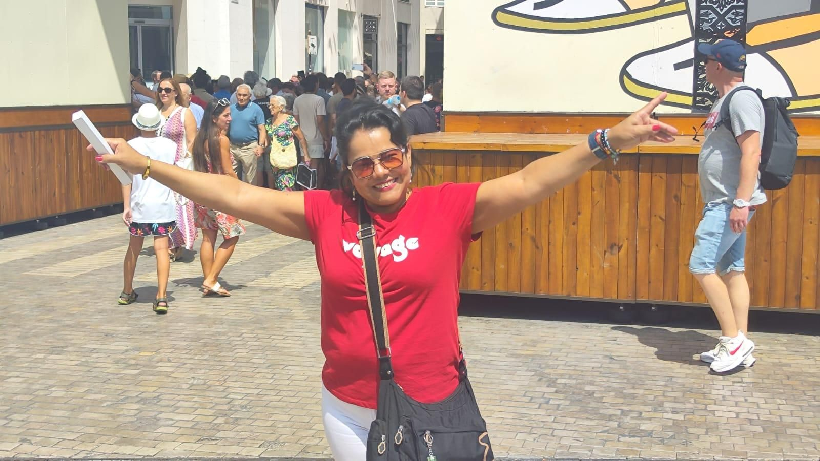 Nati Durango, colombiana, posa en la portada de la Fería del centro.