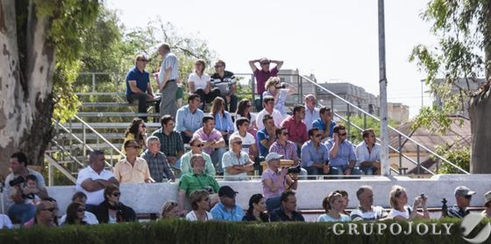Imagen de parte del público que acudió ayer al Depósito.

Foto: Manu Garcia
