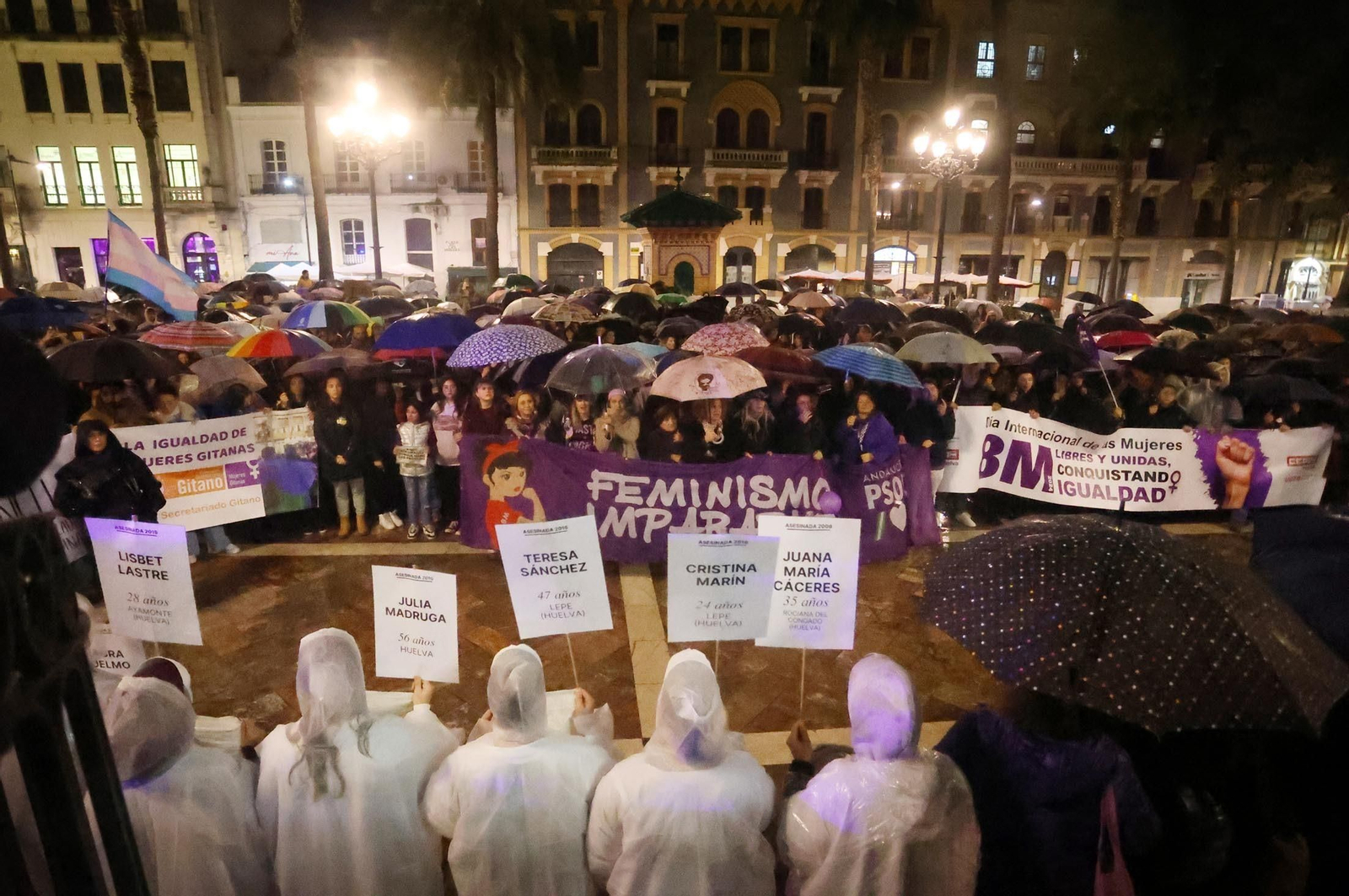 Imágenes de la manifestación del 8M en Huelva