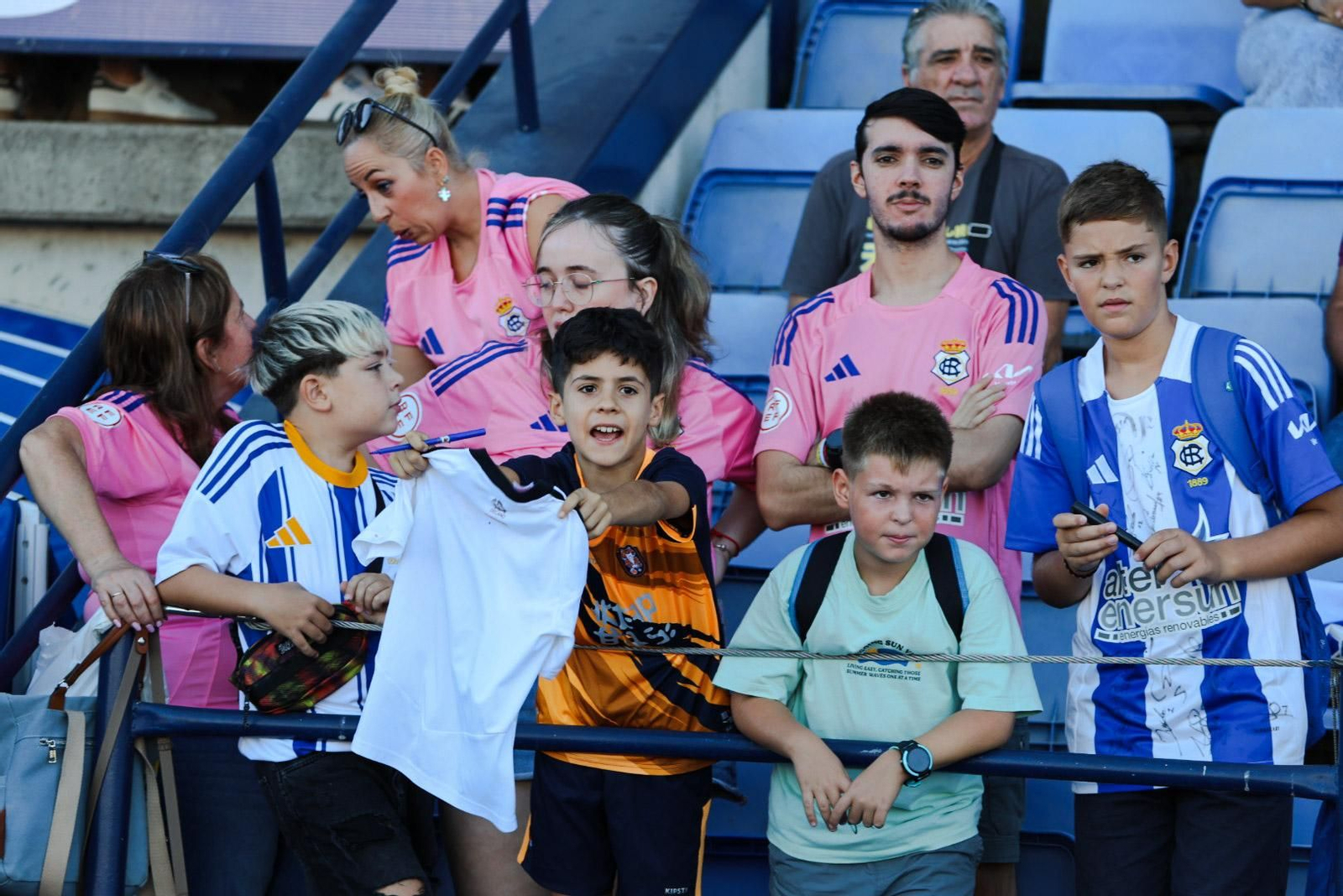 Búscate en las gradas del Nuevo Colombino durante el Recre-Puente Genil