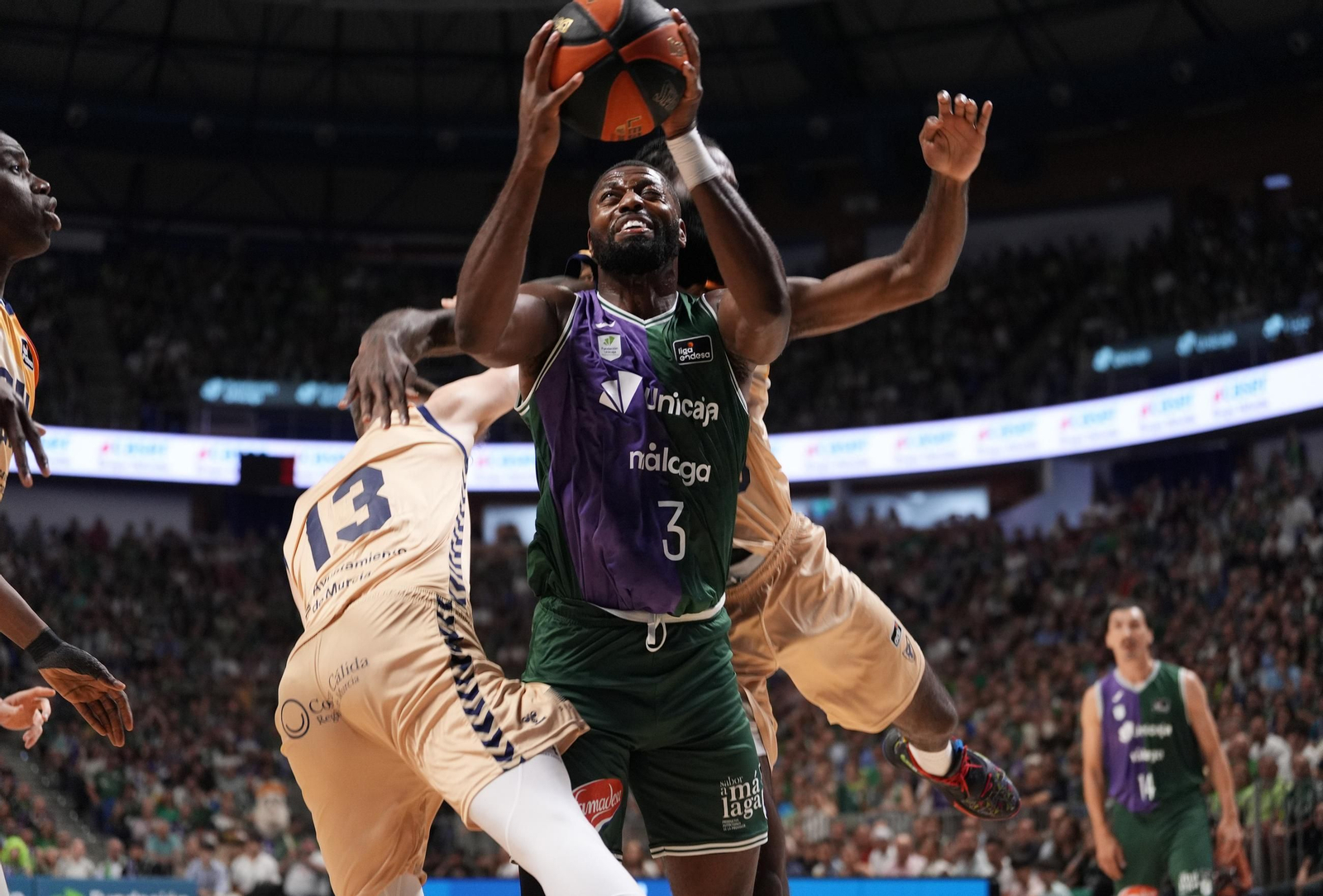 Melvin Ejim, sus cuatro años y seis títulos en Málaga