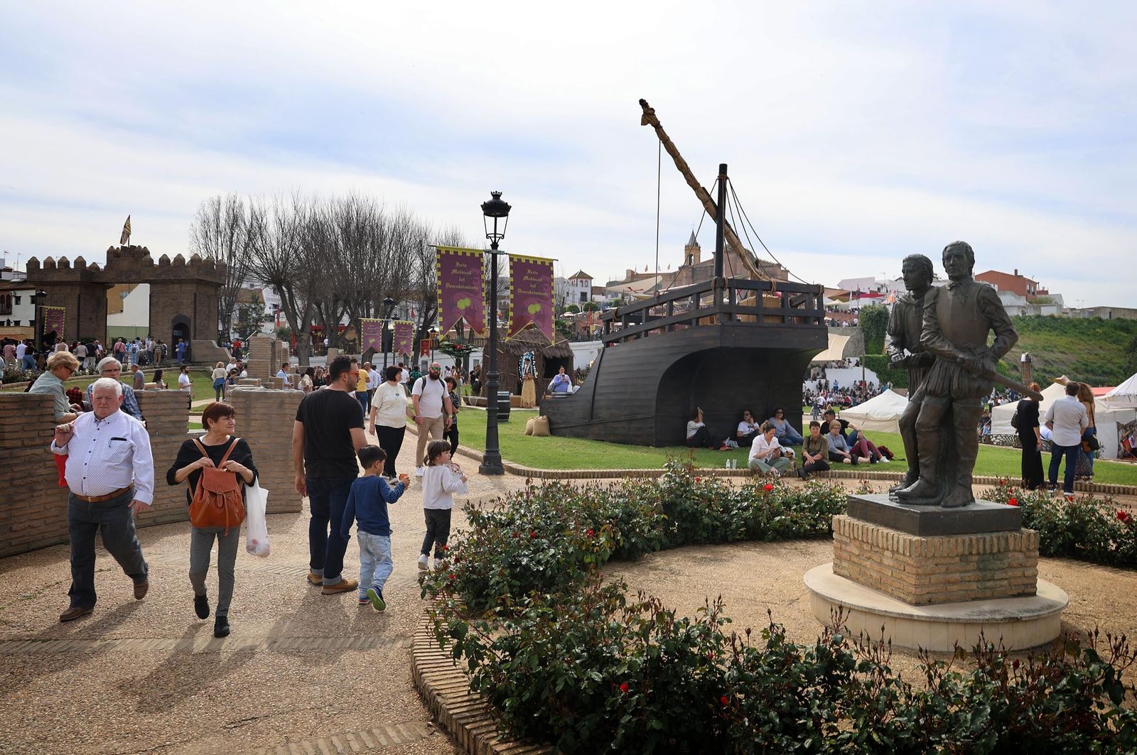Imágenes del ambiente en el sábado 16 de marzo en Huelva