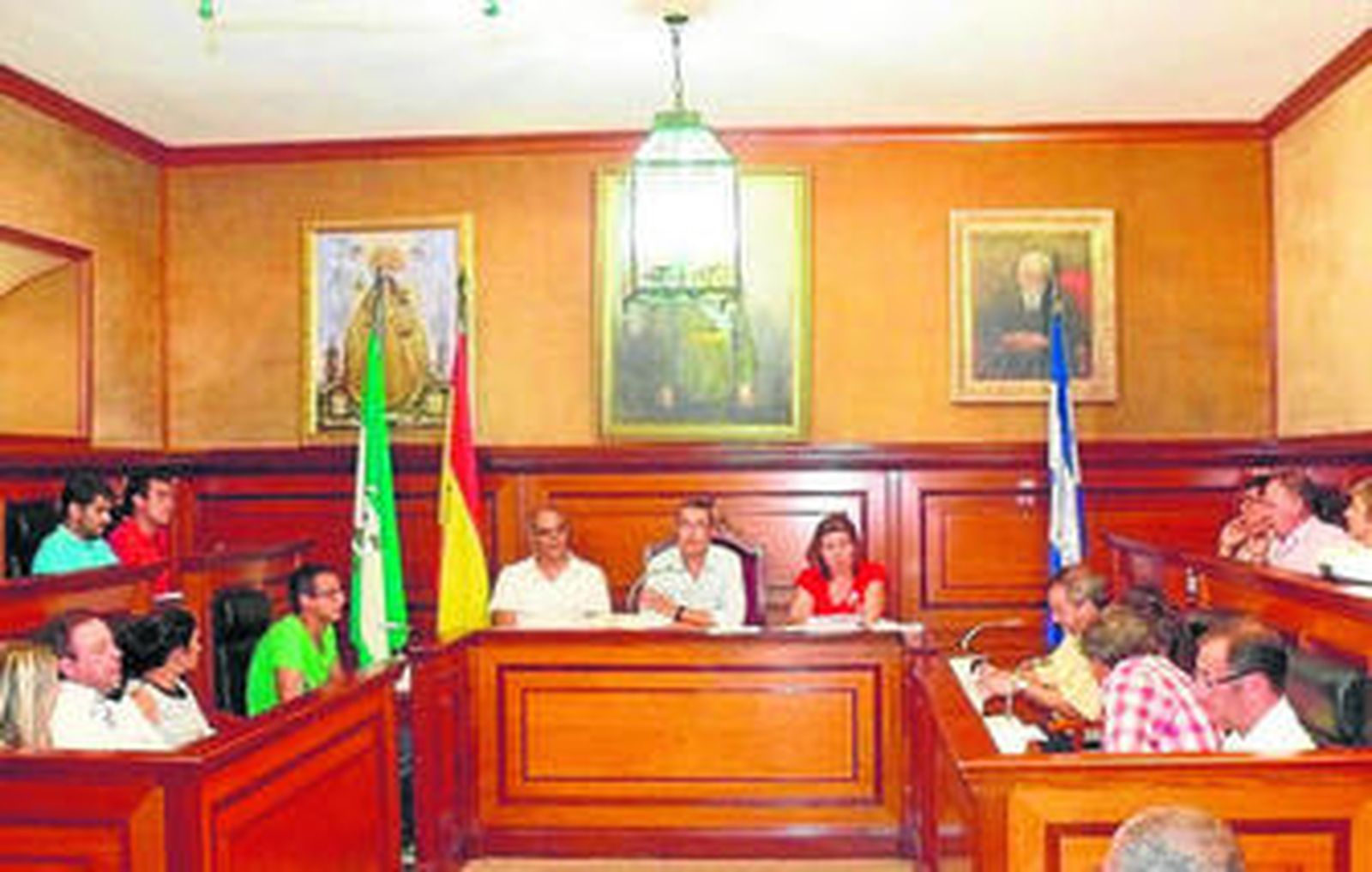 Los concejales de Bollullos celebraron un Pleno tenso de contenido económico.