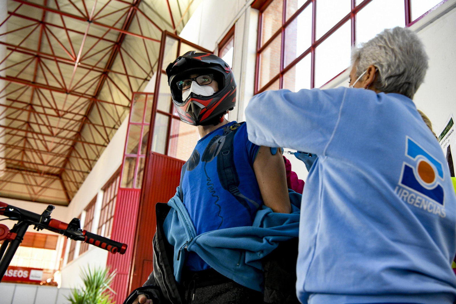 Fotos de la segunda jornada de vacunación masiva en Granada