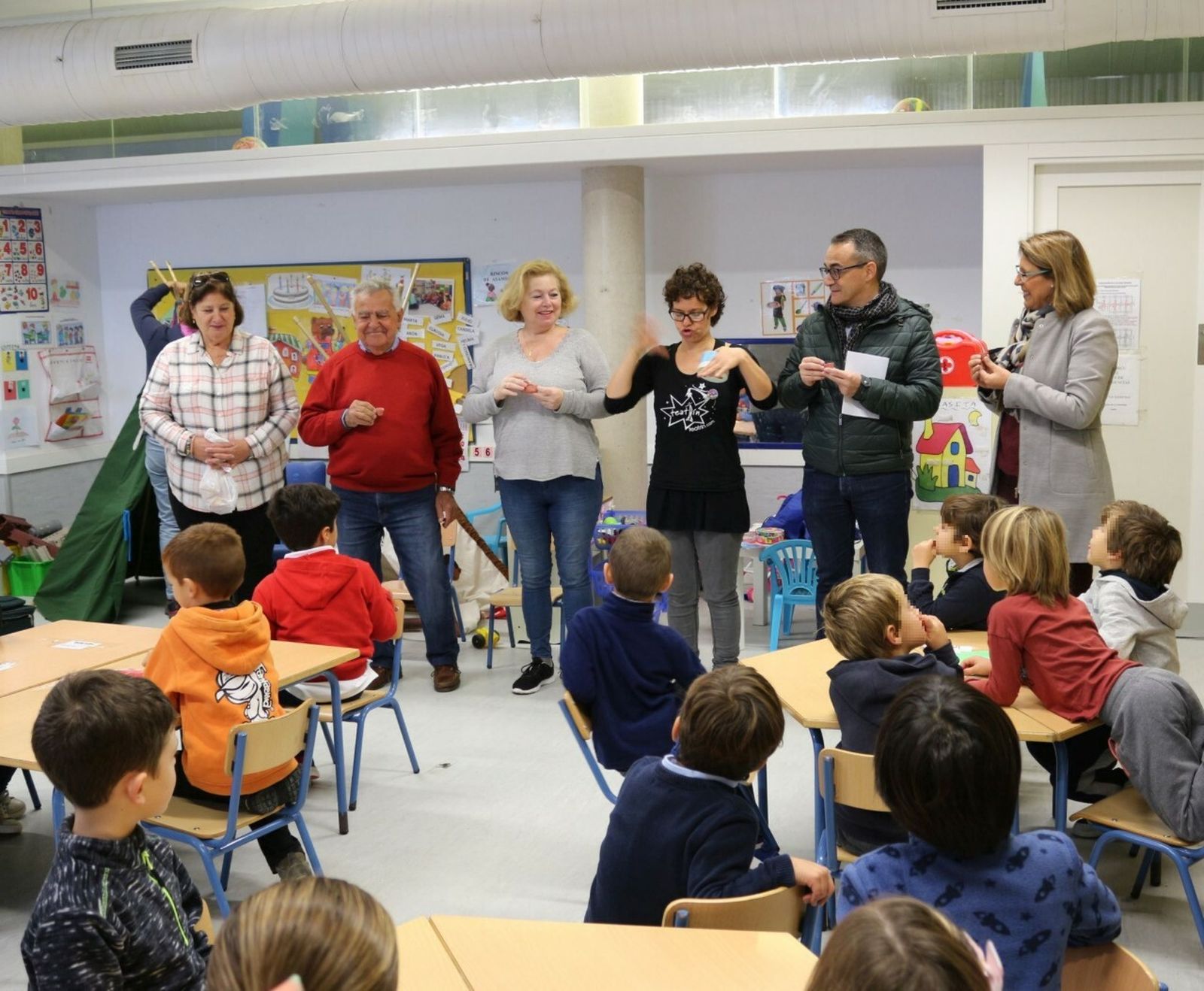 La iniciativa se puso en marcha en el colegio La Barrosa.