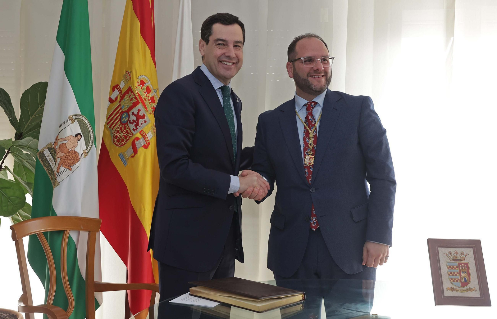 Juanma Moreno inaugura en Castellar la nueva tubería de agua para abastecer la zona norte de San Roque y el Valle del Guadiaro, en imágenes