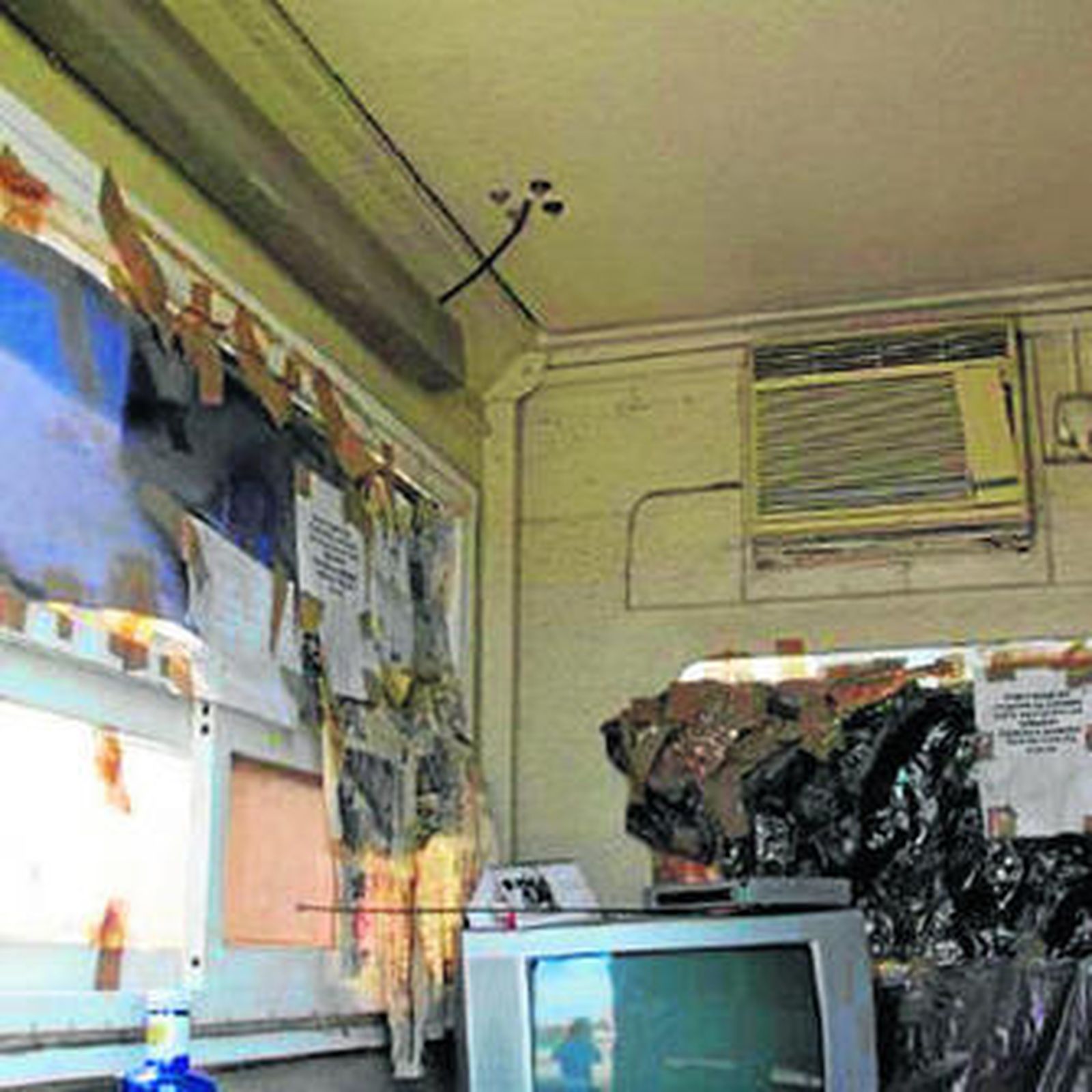 Instantánea del estado del filtro para camiones que la Policía Nacional tiene en la Aduana.