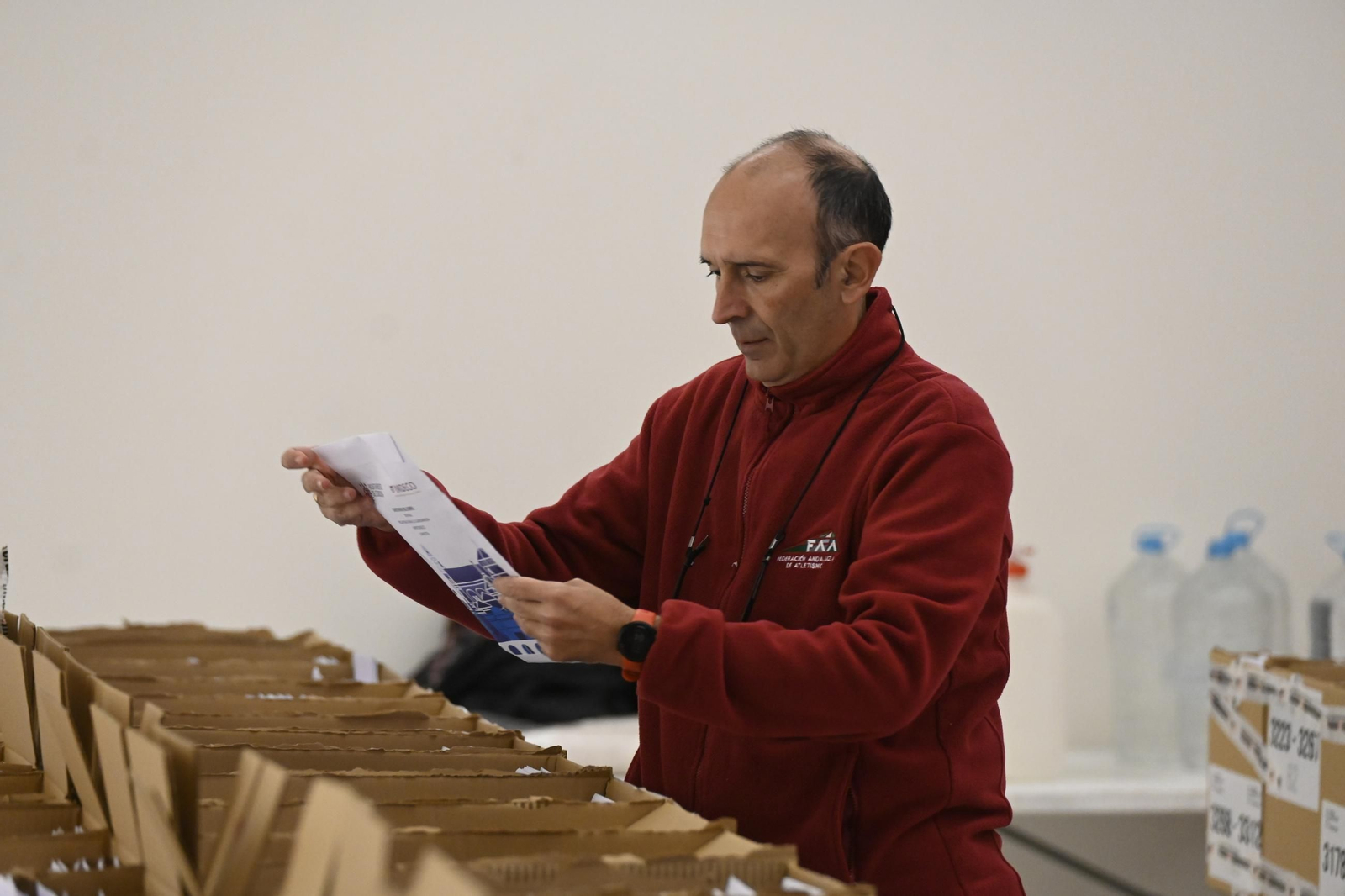 La Feria del Corredor y la entrega de dorsales para la Media Maratón de Córdoba 2025, en imágenes