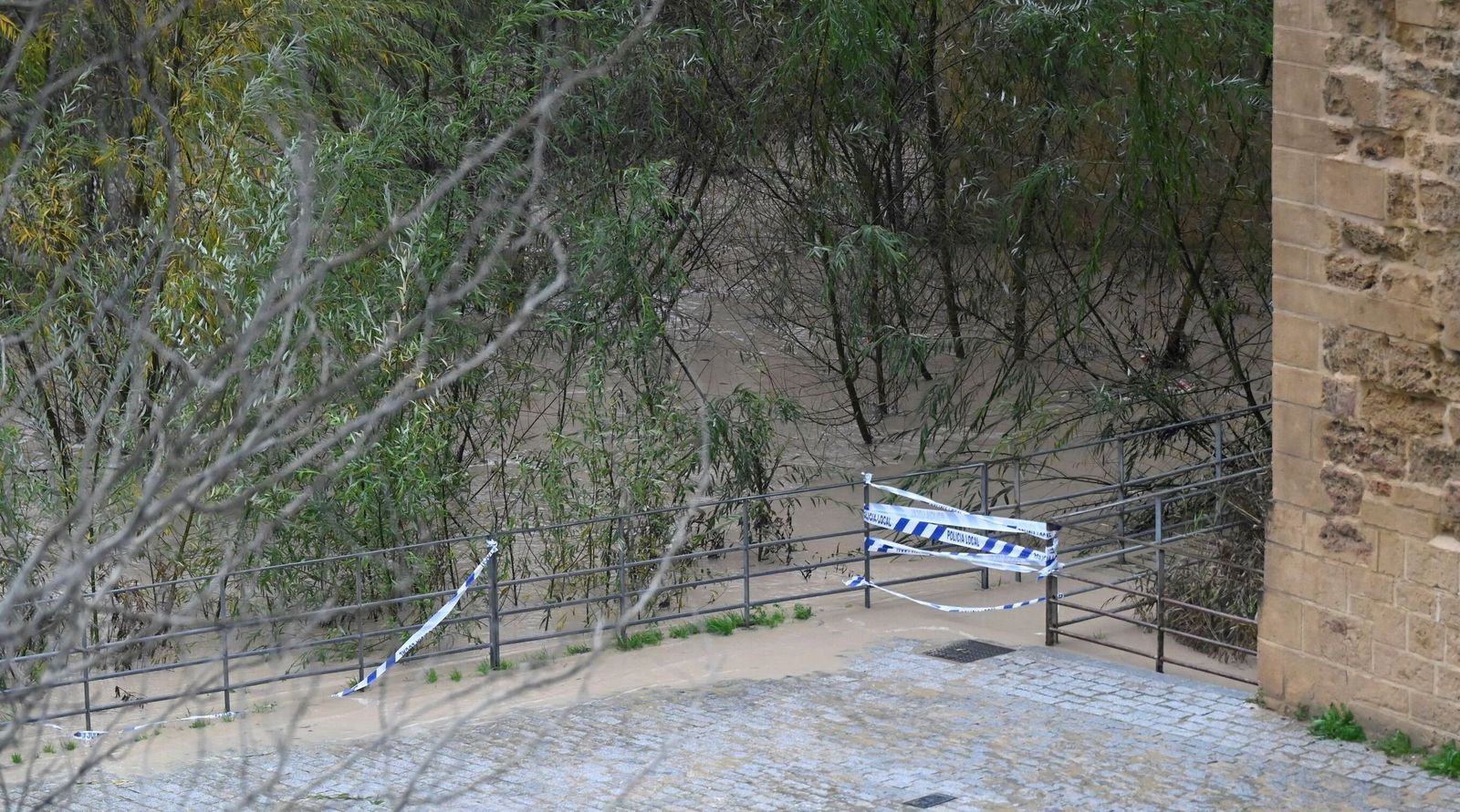 El cauce del río Guadalquivir a su paso por Córdoba tras la borrasca Kristin