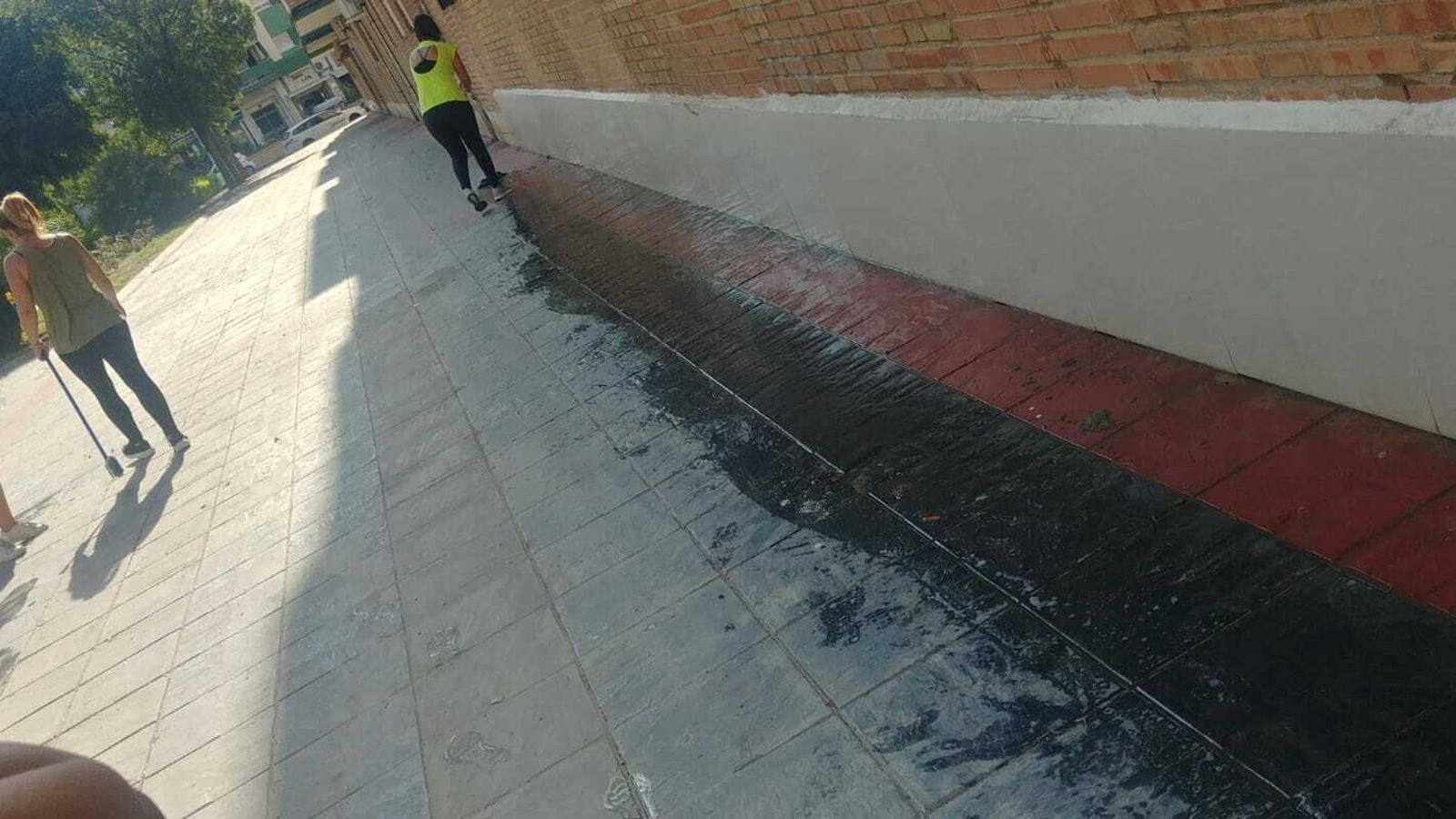 Desinfección de paredes y esquinas.