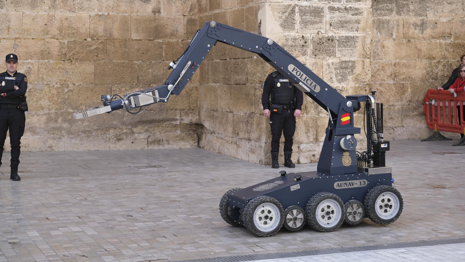 Imágenes del acto del 200 aniversario de la Policía Nacional, en Almería